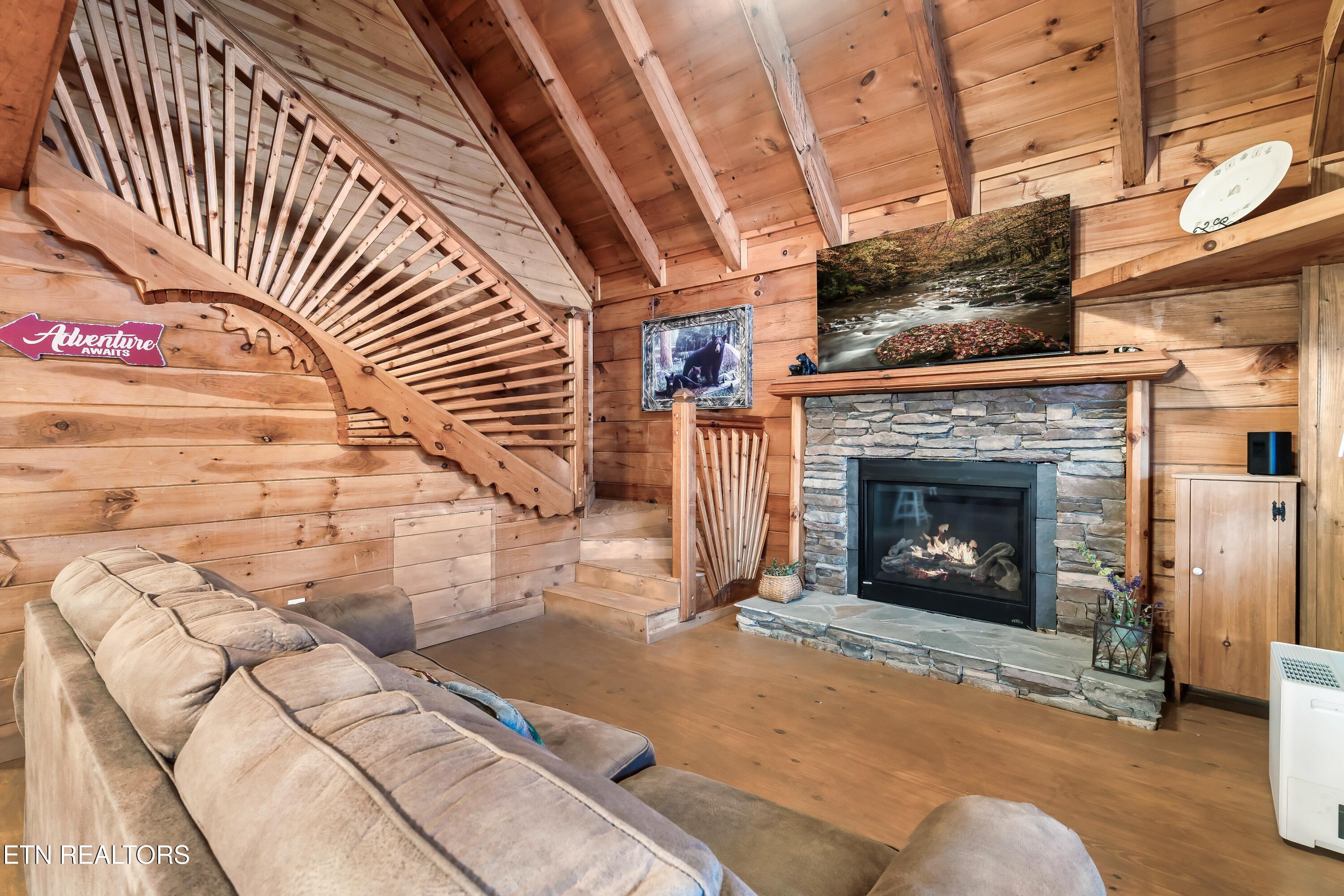 932 Falcon View Way Sevierville TN 37862