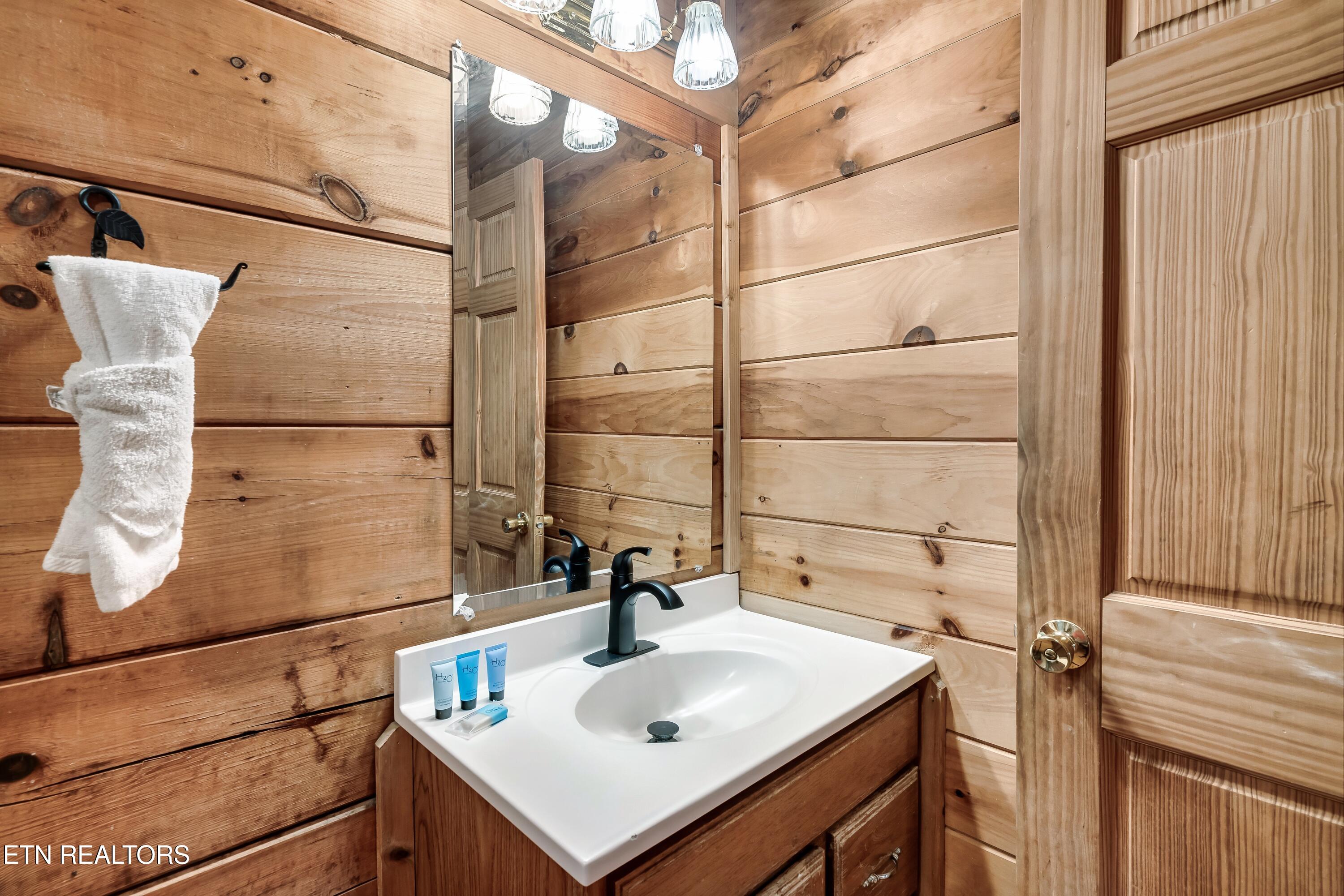 932 Falcon View Way Sevierville TN 37862