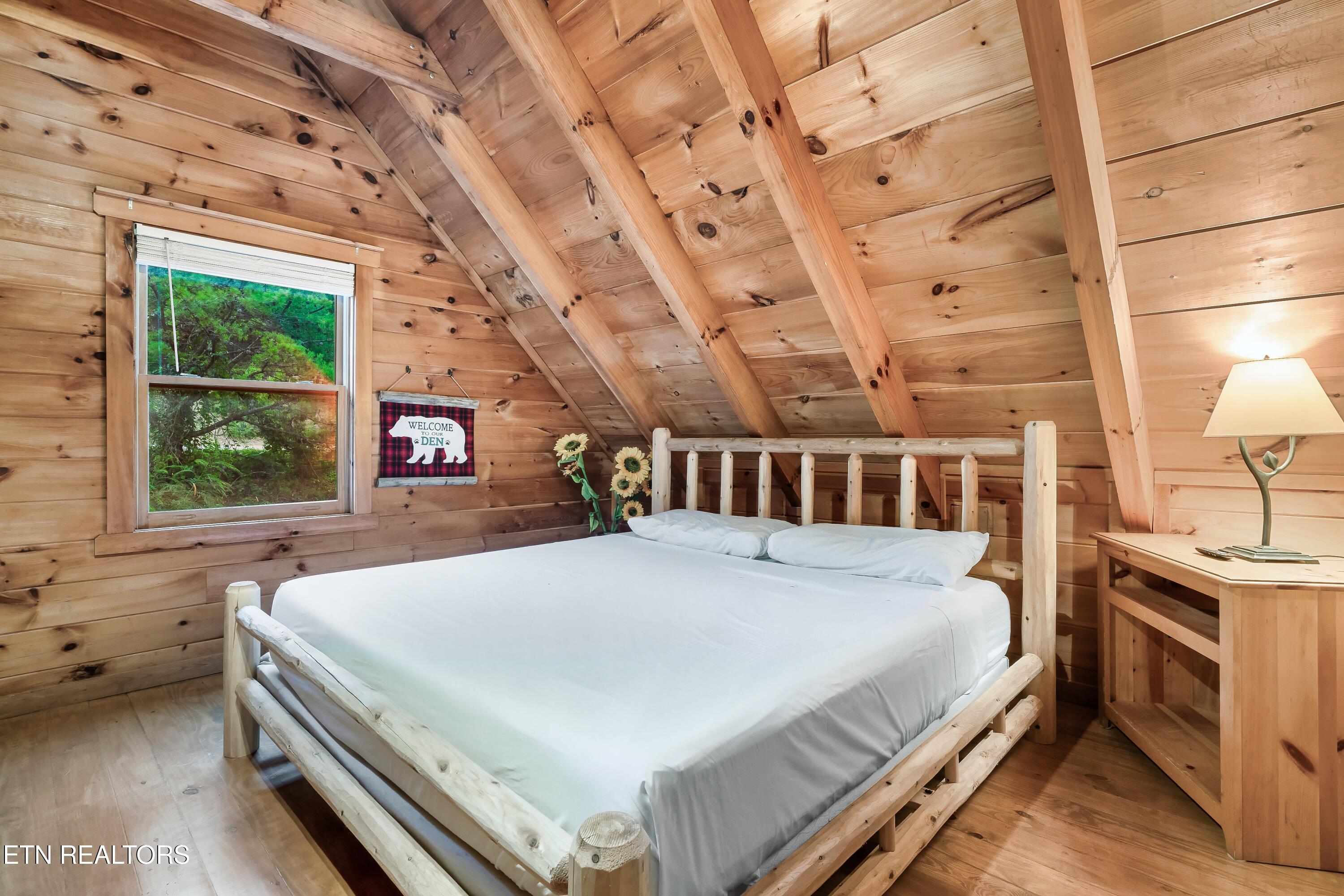932 Falcon View Way Sevierville TN 37862