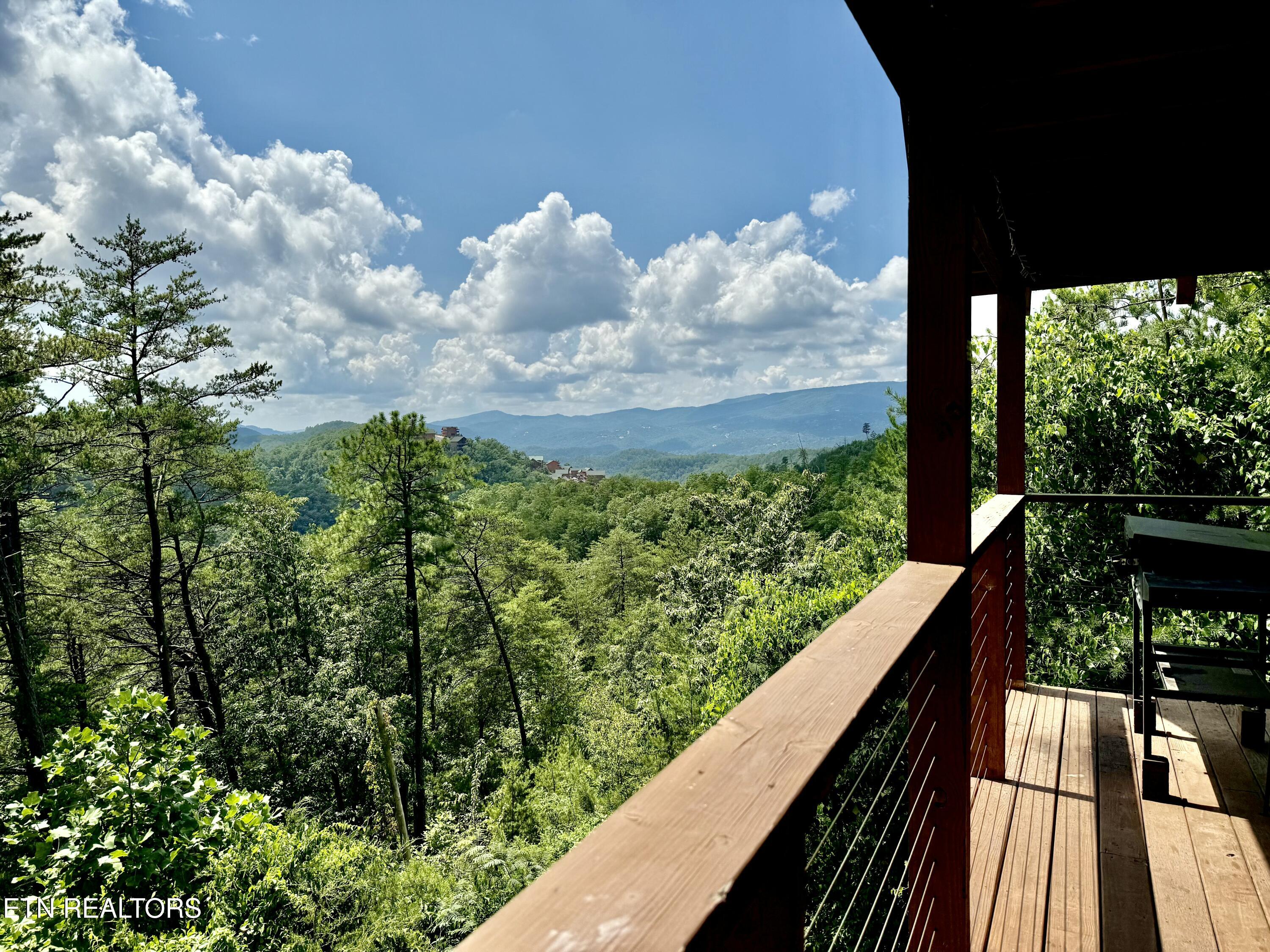 932 Falcon View Way Sevierville TN 37862