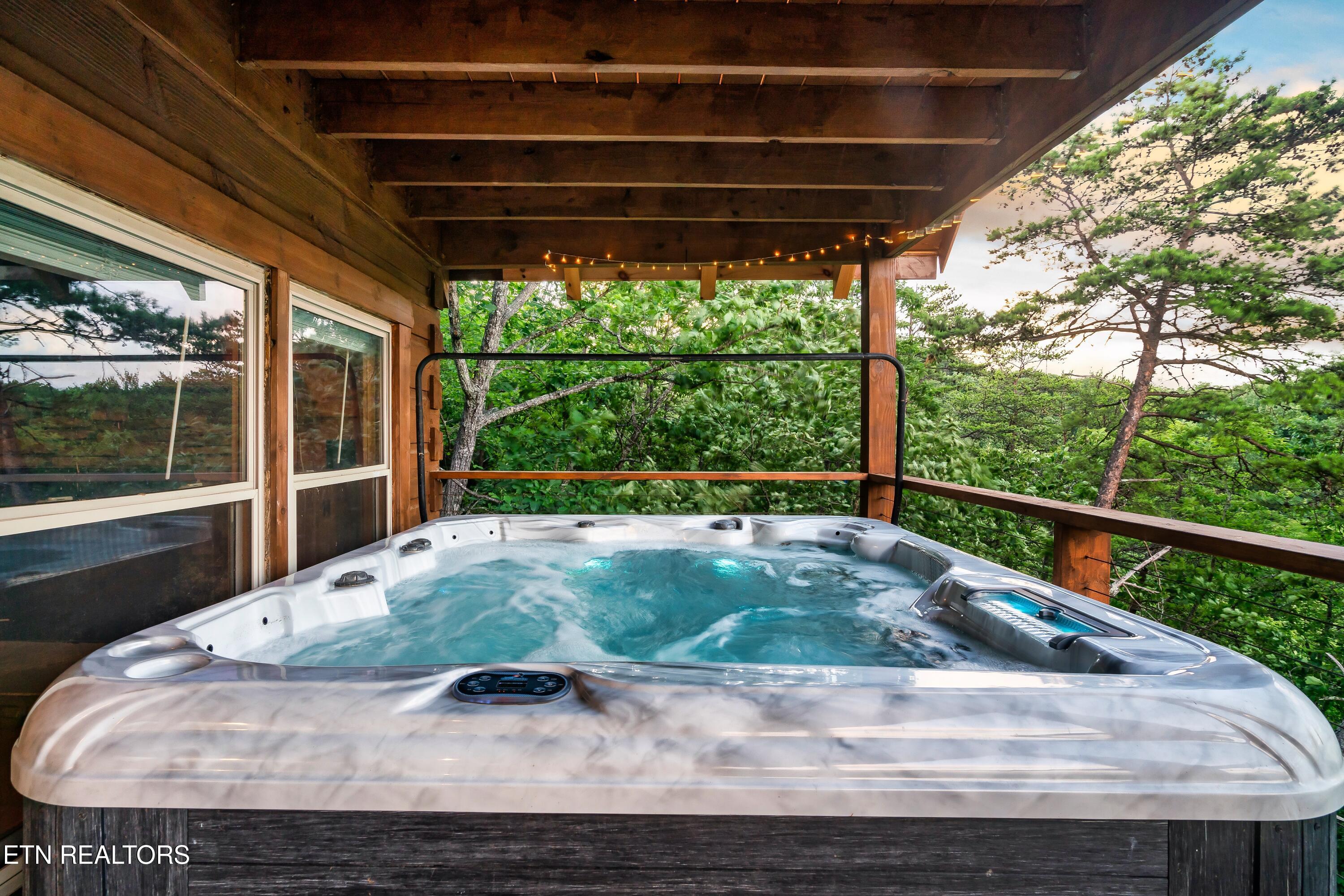 932 Falcon View Way Sevierville TN 37862