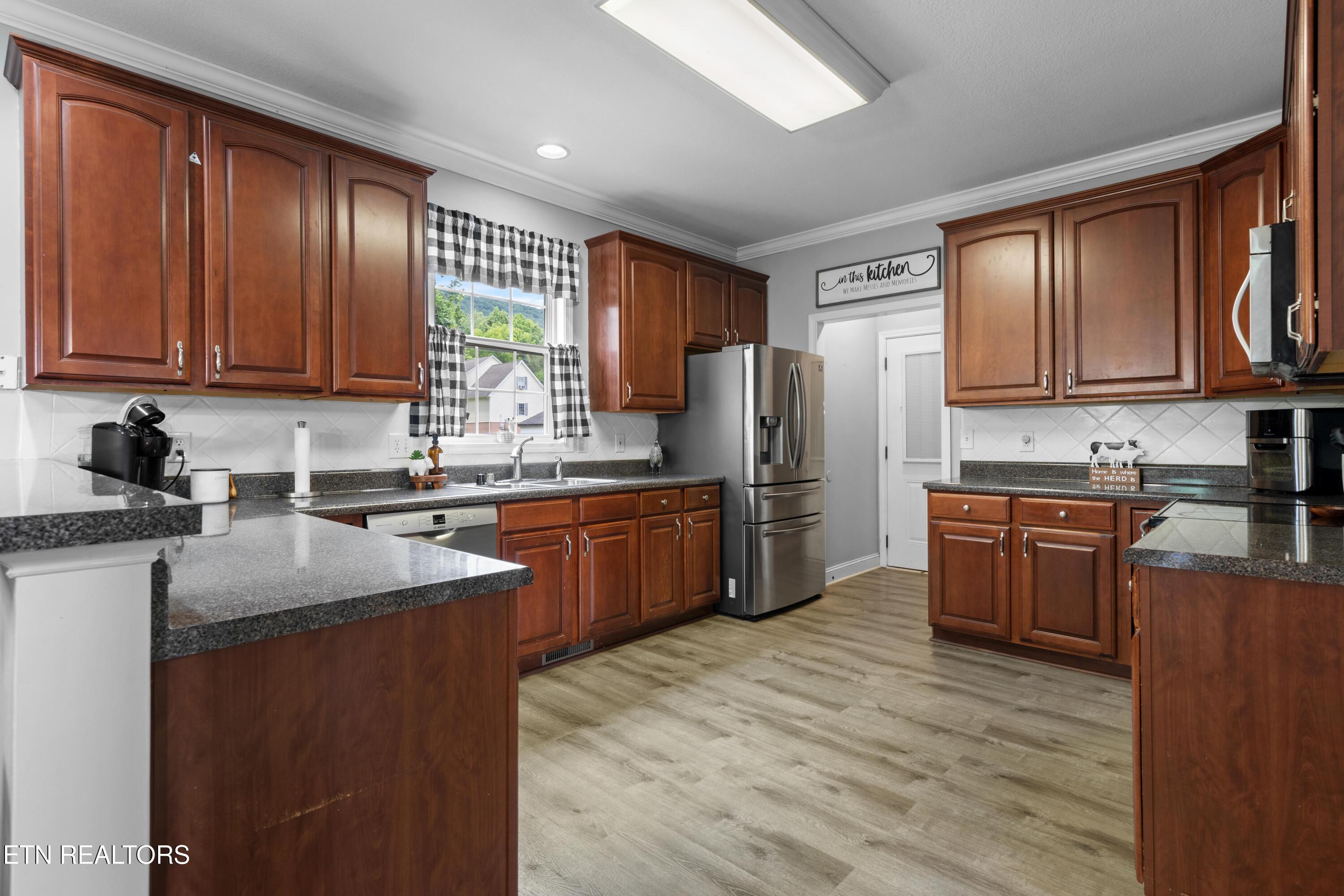 137 Chelsea Lane Lafollette TN 37766