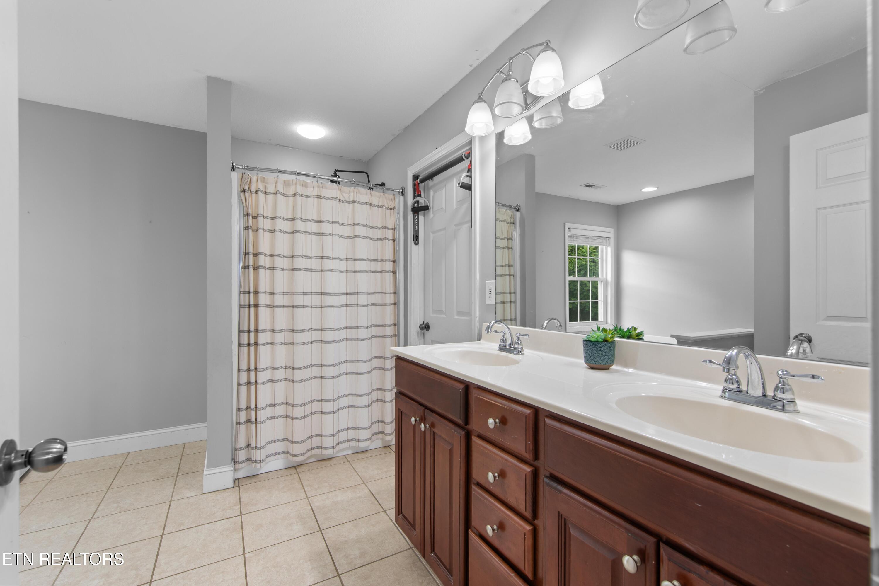 137 Chelsea Lane Lafollette TN 37766