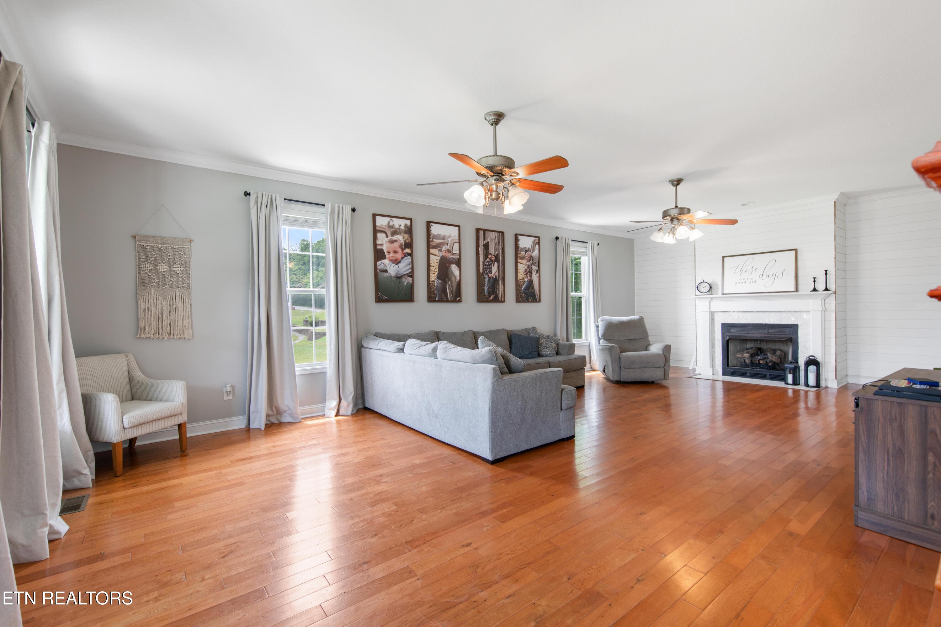 137 Chelsea Lane Lafollette TN 37766