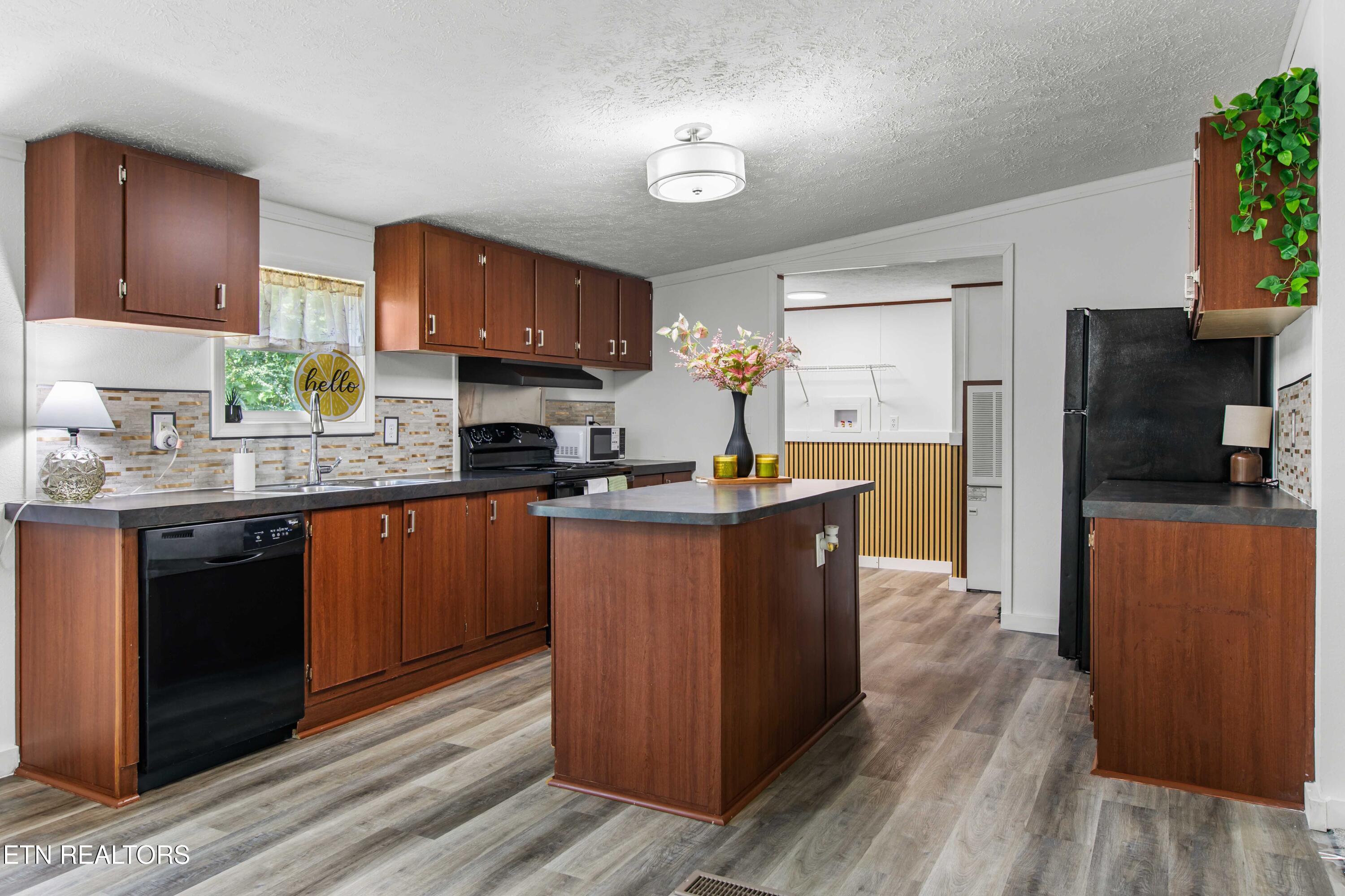 521 Poplar Avenue Jellico TN 37762