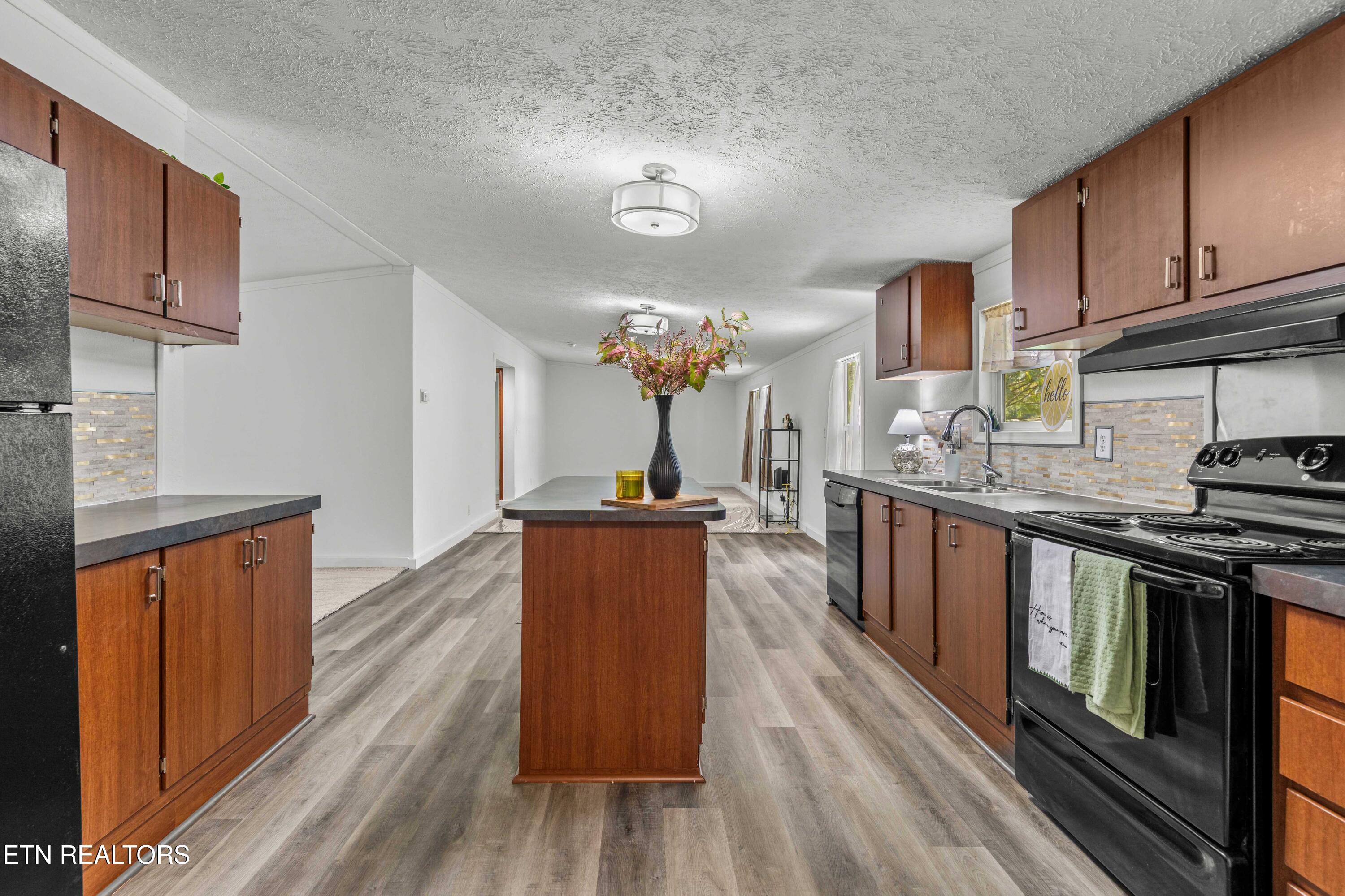 521 Poplar Avenue Jellico TN 37762