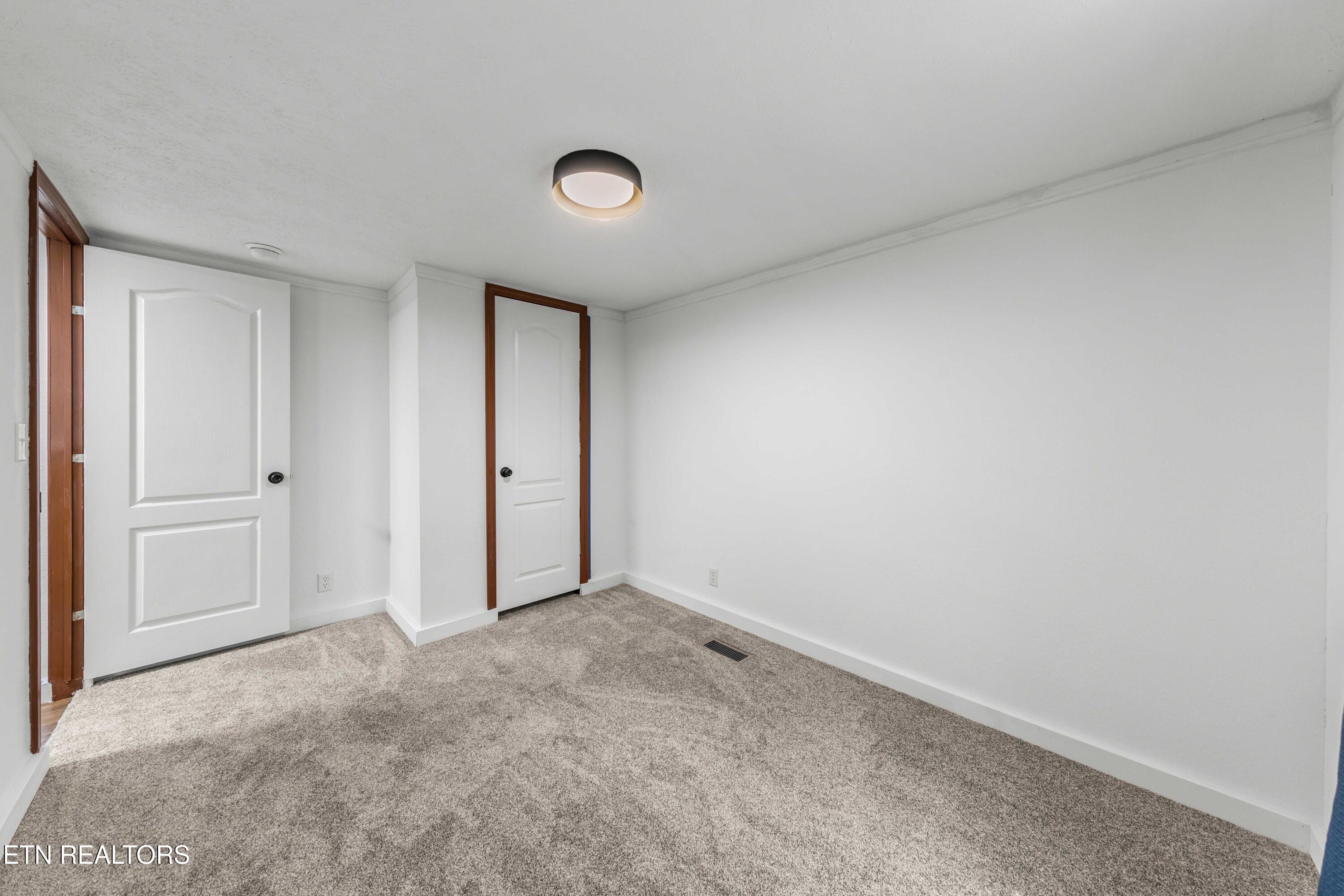 521 Poplar Avenue Jellico TN 37762