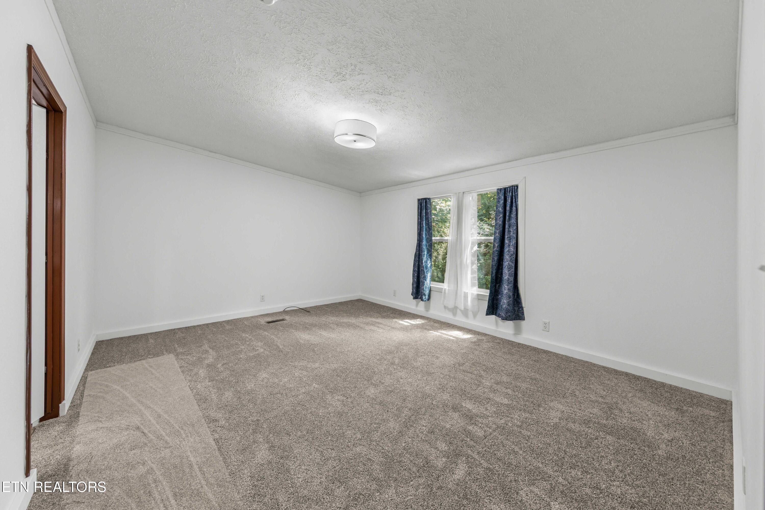 521 Poplar Avenue Jellico TN 37762