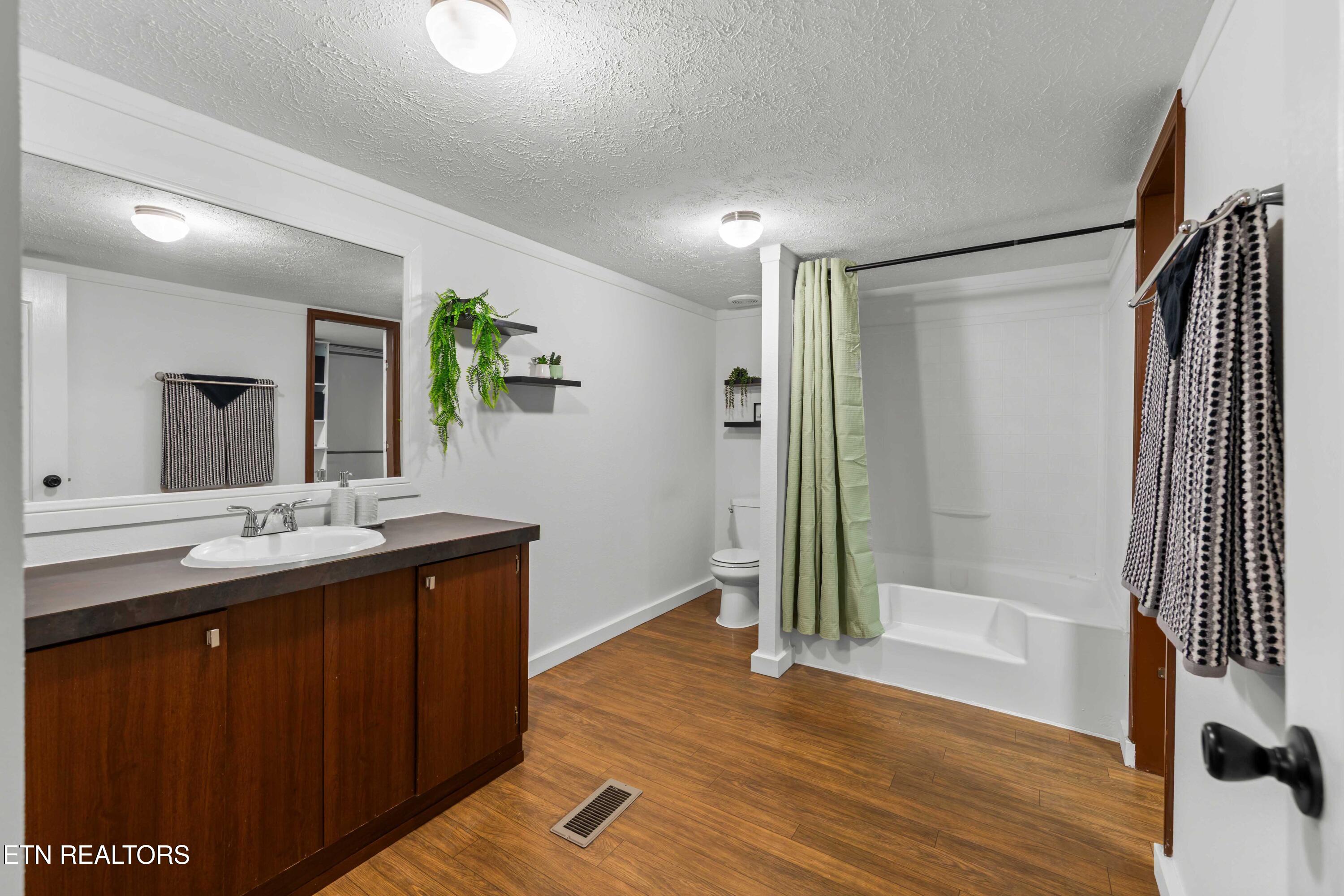 521 Poplar Avenue Jellico TN 37762