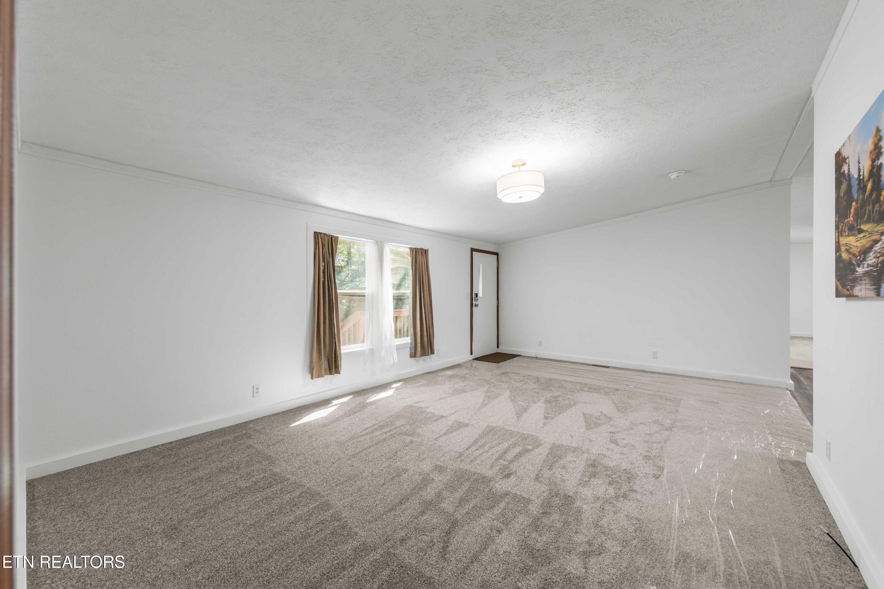 521 Poplar Avenue Jellico TN 37762