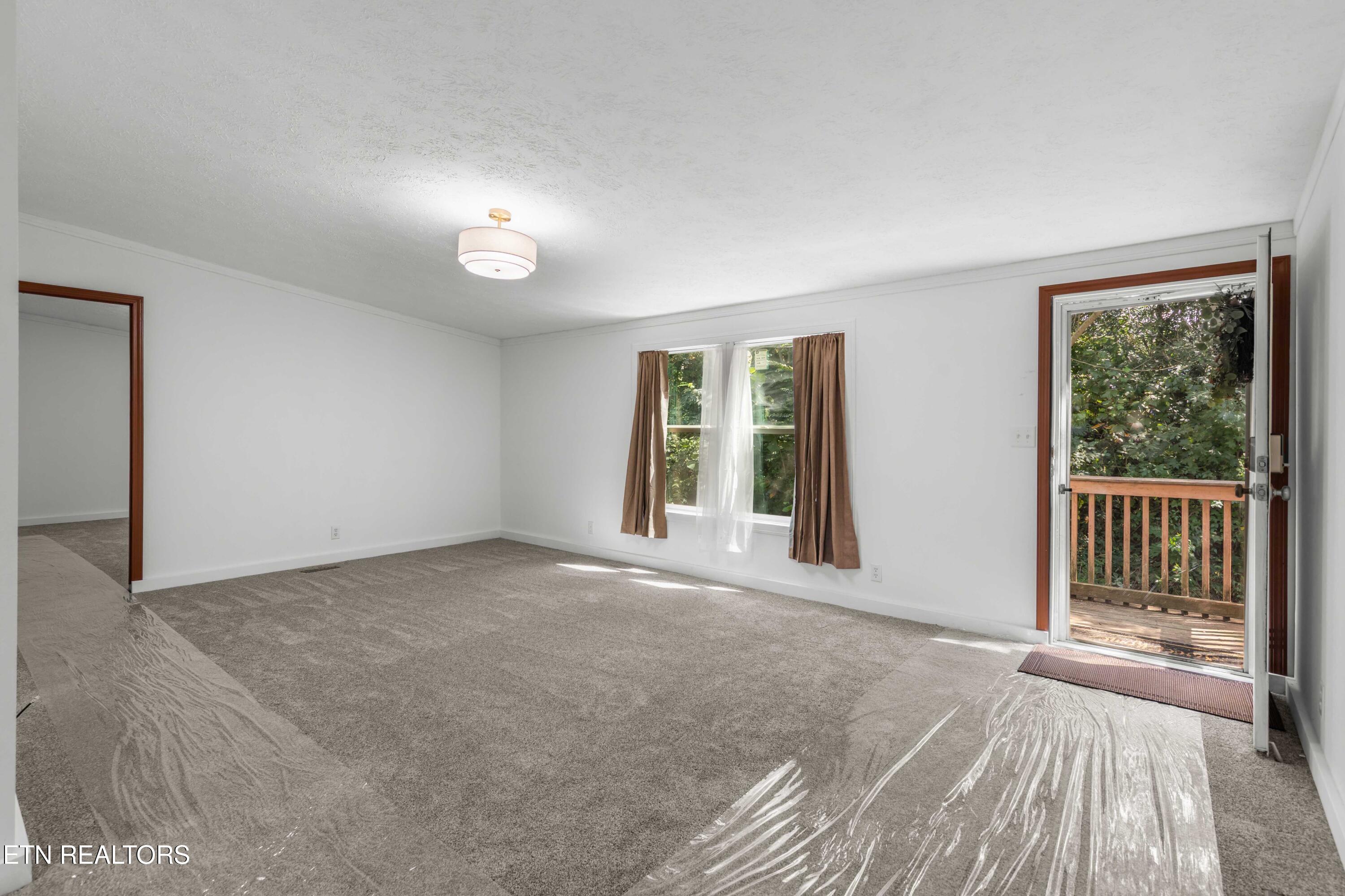 521 Poplar Avenue Jellico TN 37762