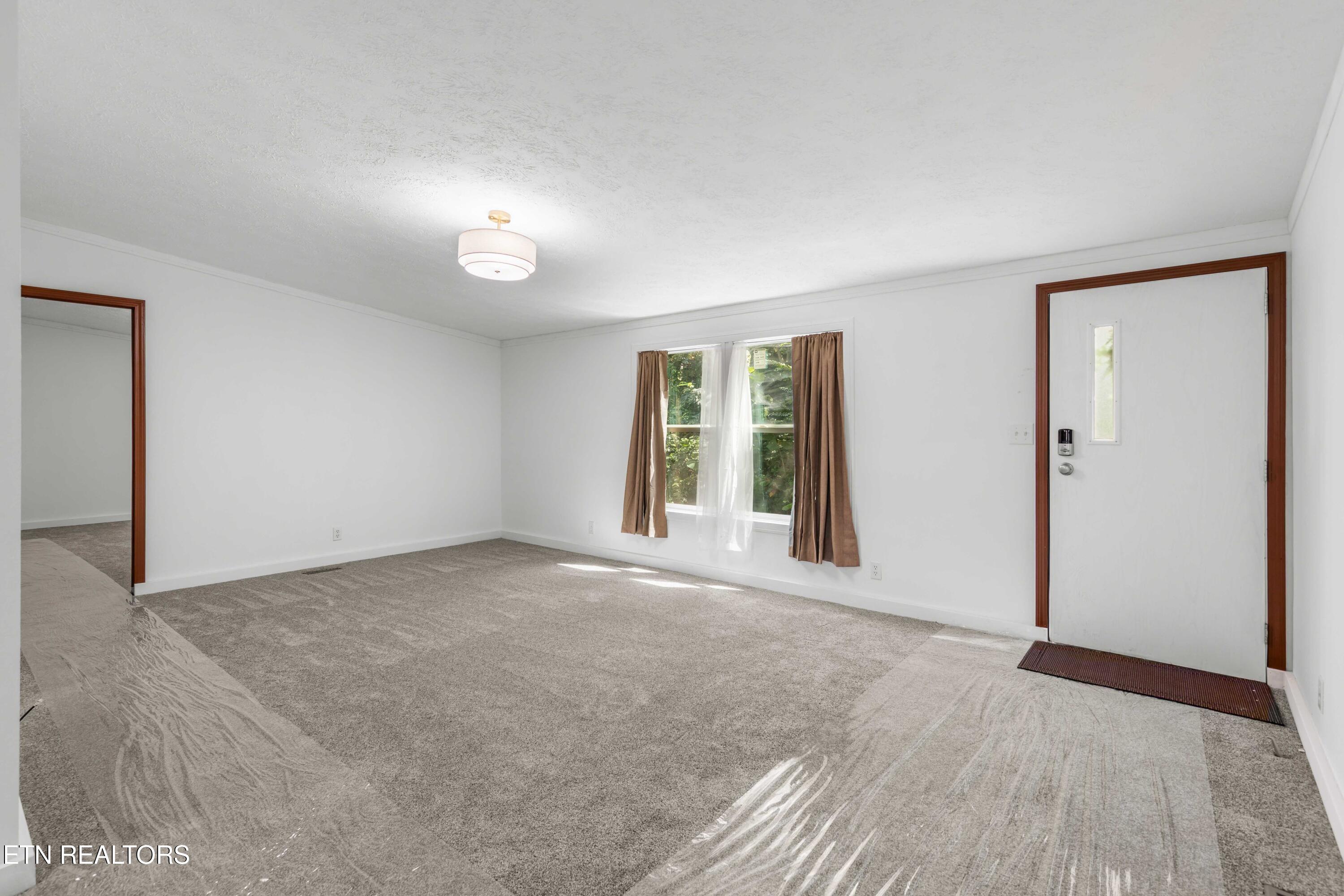 521 Poplar Avenue Jellico TN 37762
