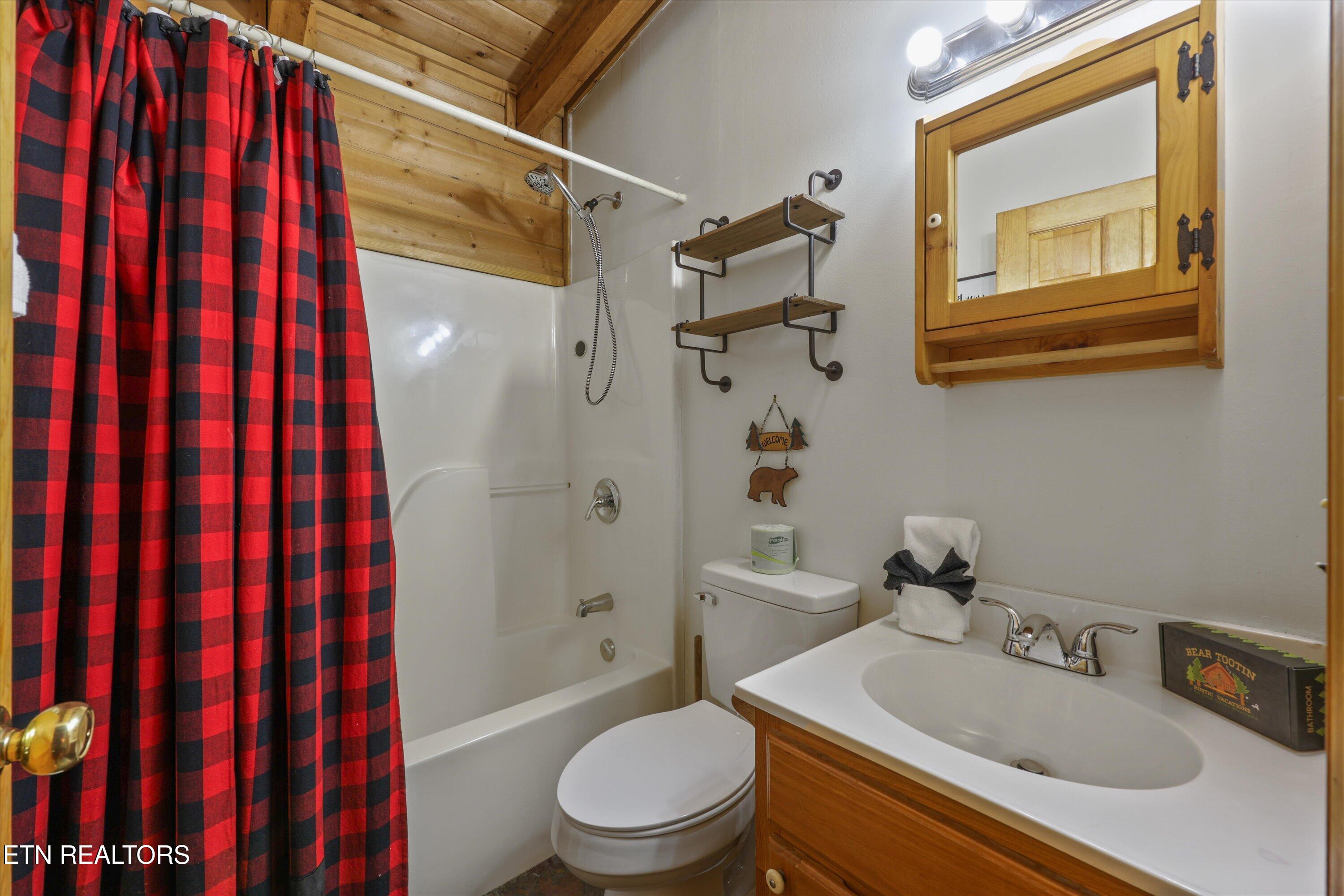 1086 Sharp Hollow Road Sevierville TN 37862