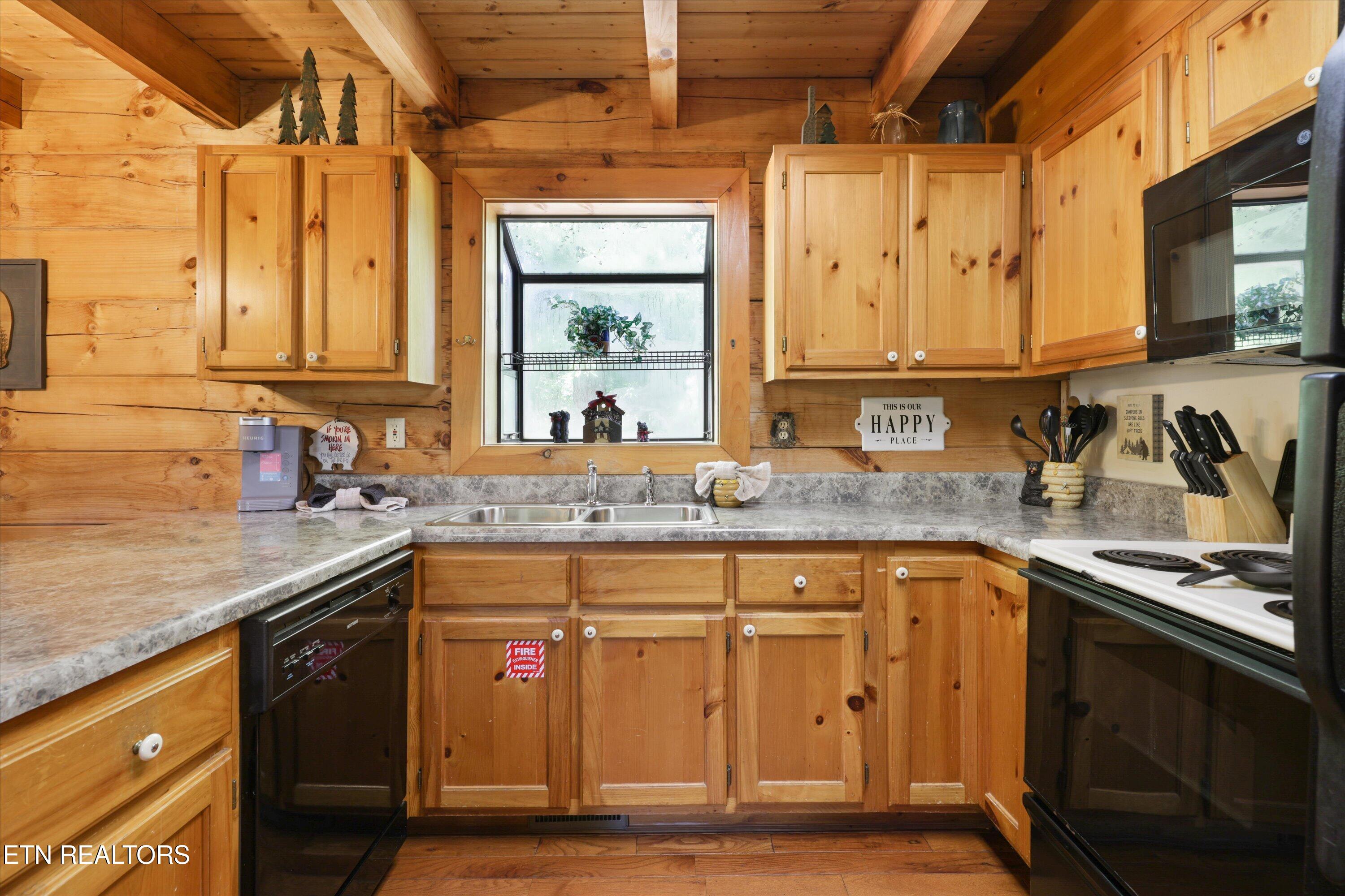 1086 Sharp Hollow Road Sevierville TN 37862