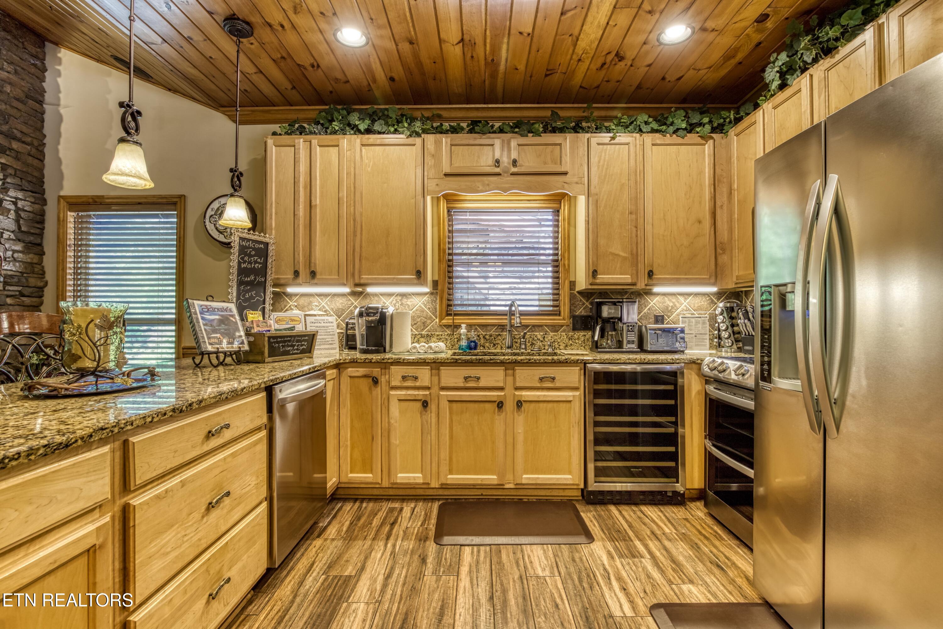 726 Plantation Drive Pigeon Forge TN 37863