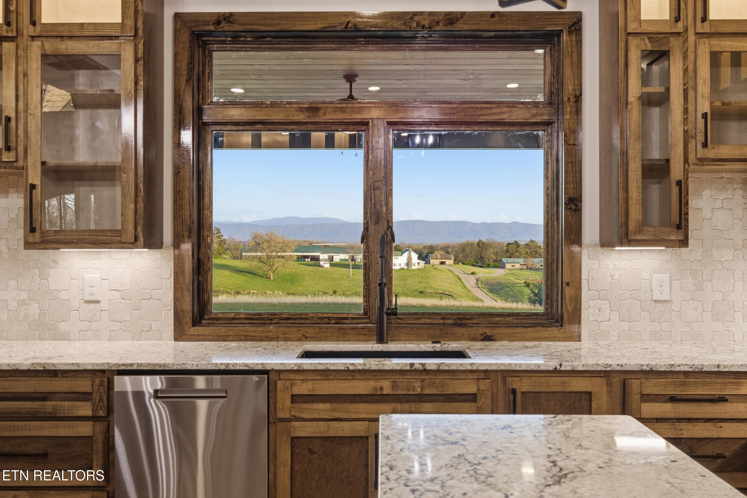 411 Meadow Road Greenback TN 37742