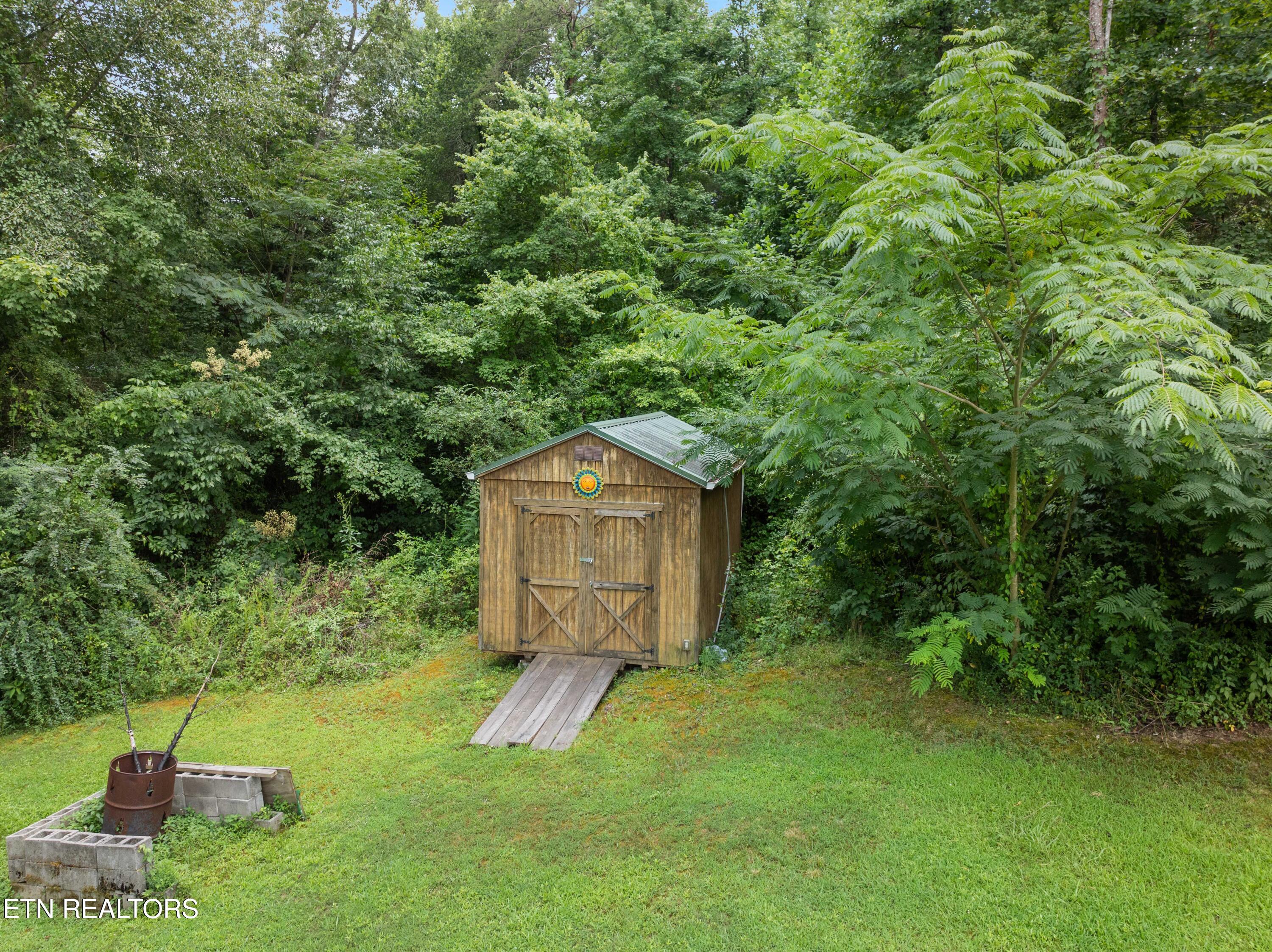 117 Loggers Lane Clinton TN 37716