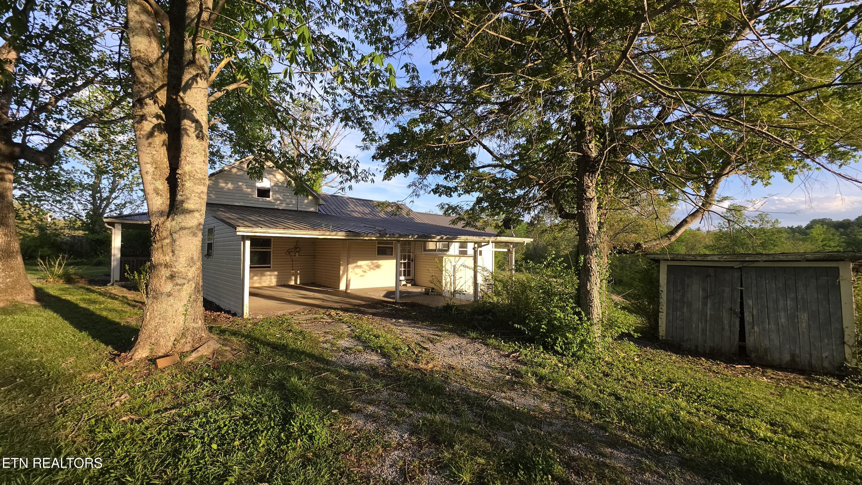 671 Williams Creek Road Oneida TN 37841
