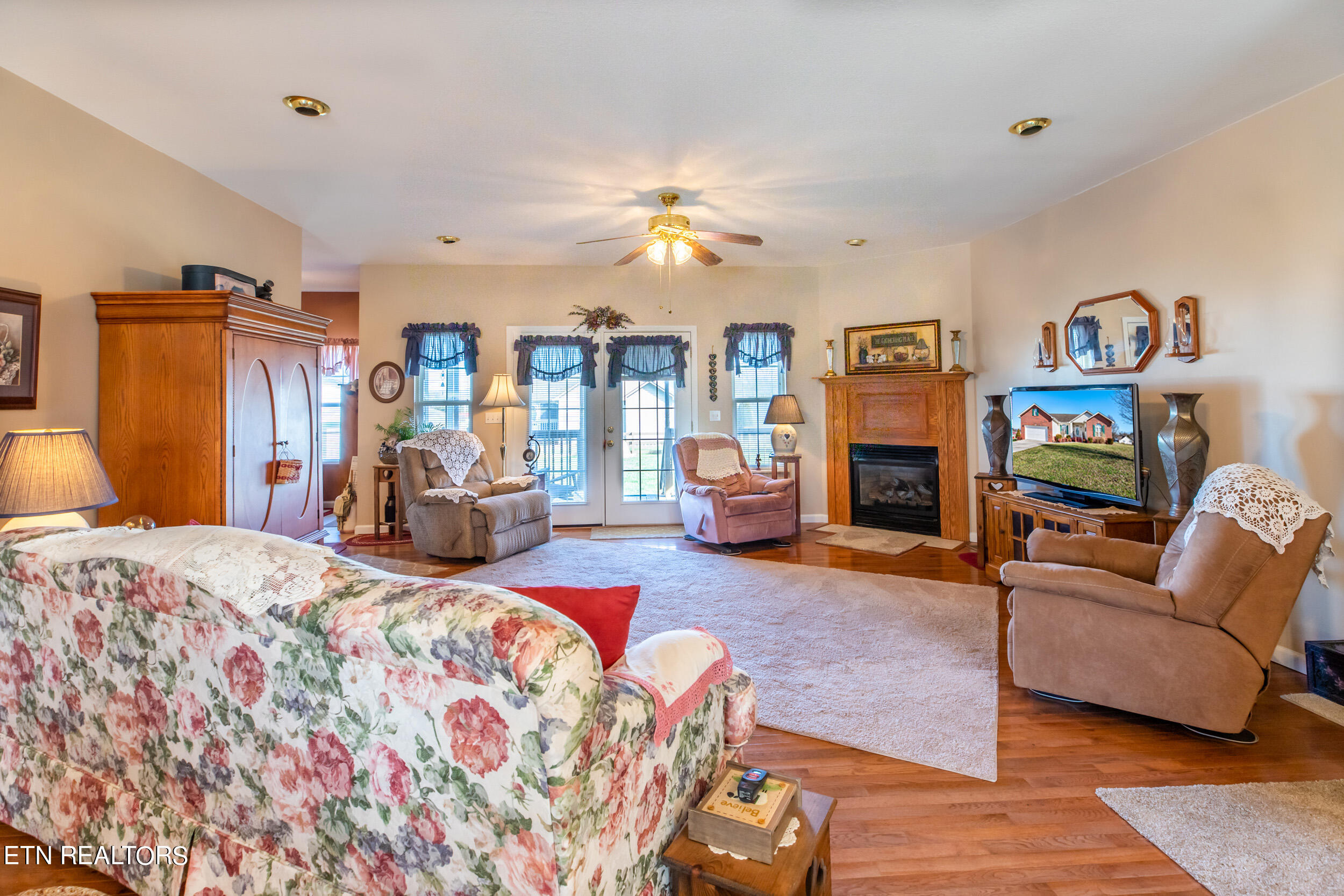 159 Austin Lane Jacksboro TN 37757