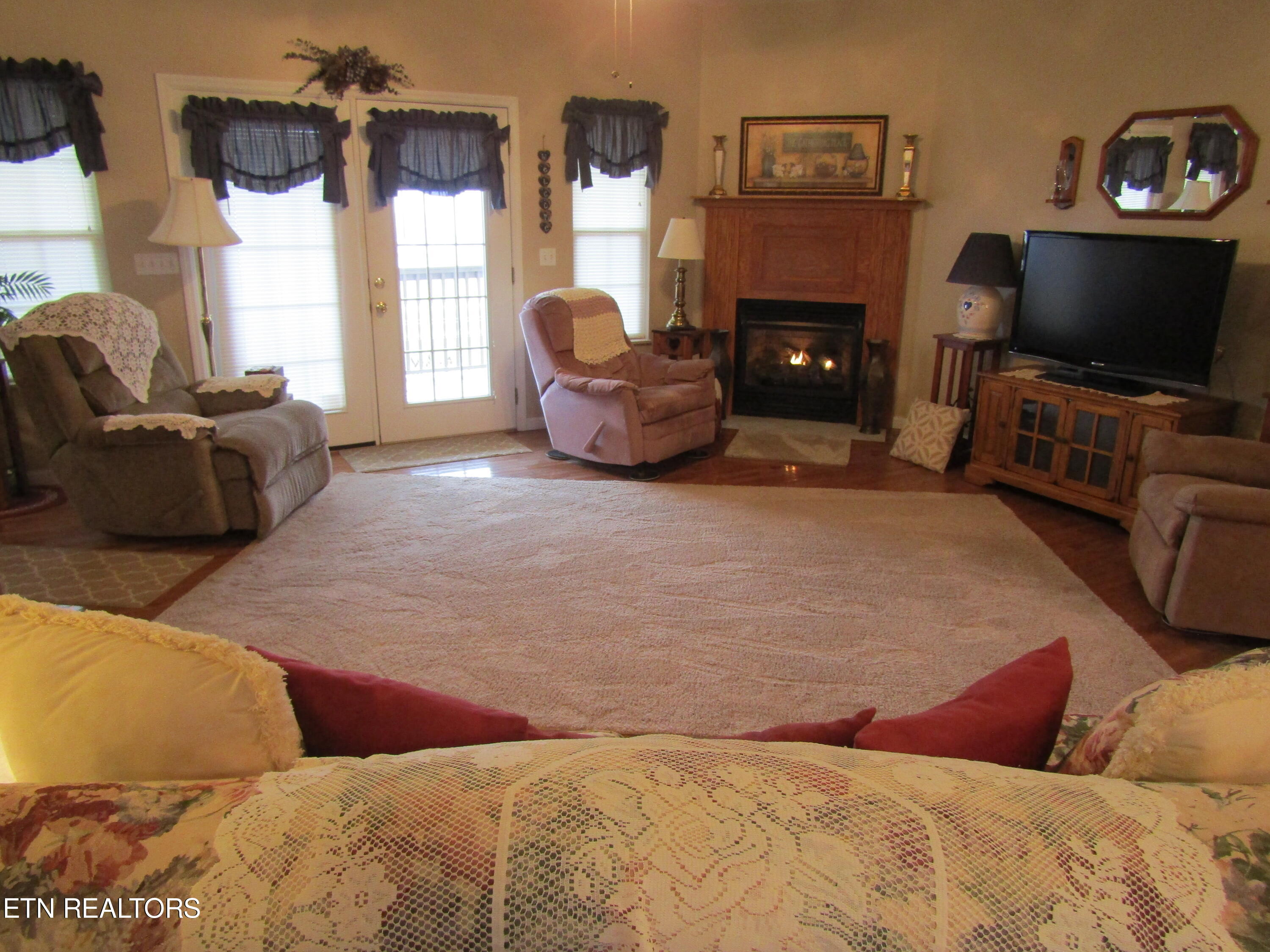 159 Austin Lane Jacksboro TN 37757