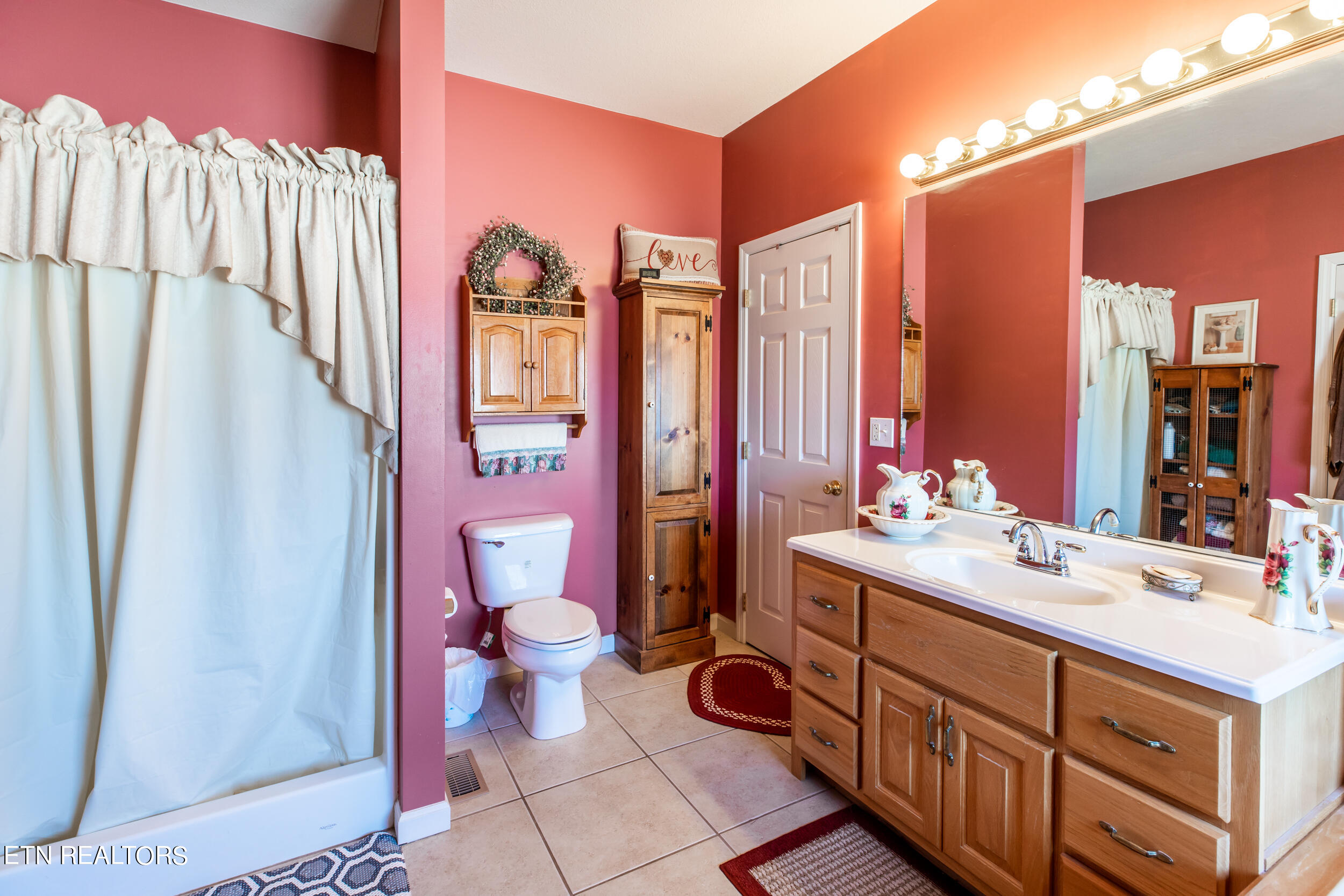 159 Austin Lane Jacksboro TN 37757
