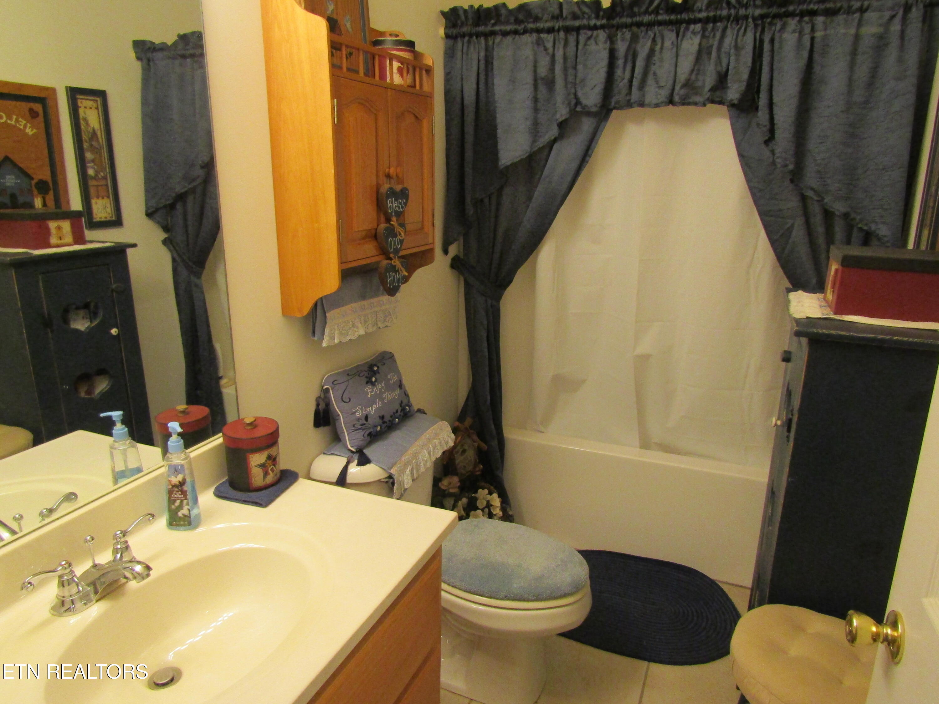 159 Austin Lane Jacksboro TN 37757