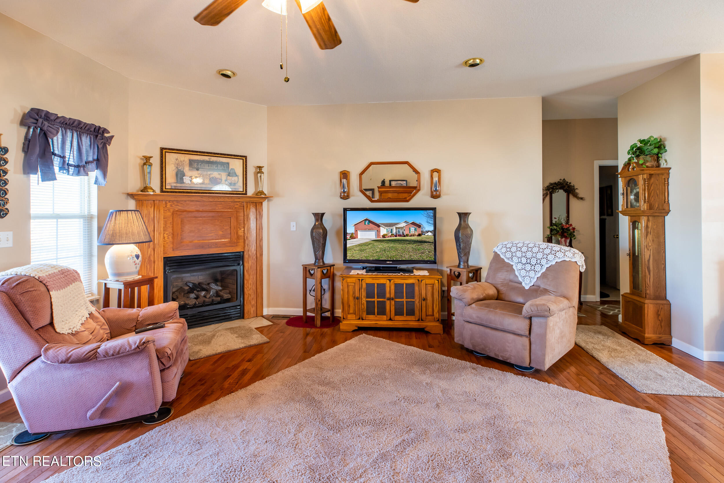 159 Austin Lane Jacksboro TN 37757