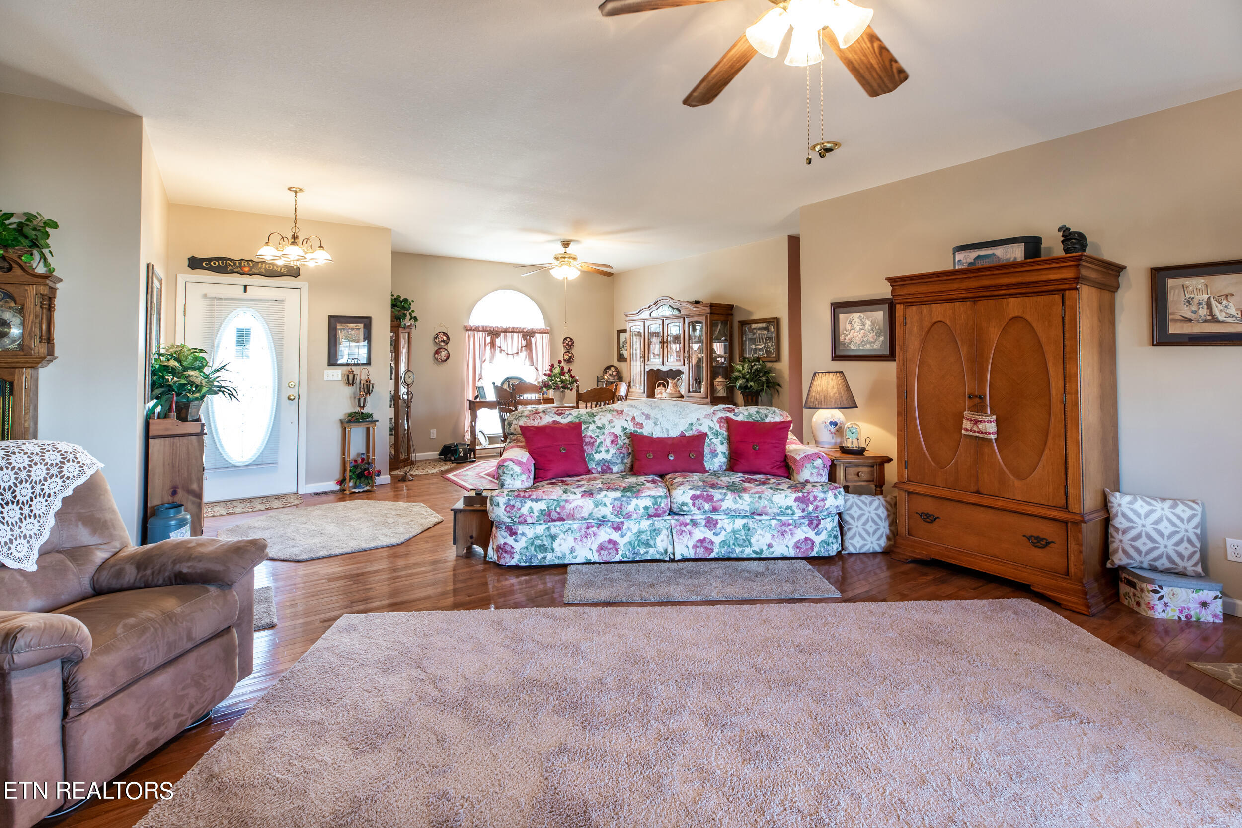 159 Austin Lane Jacksboro TN 37757