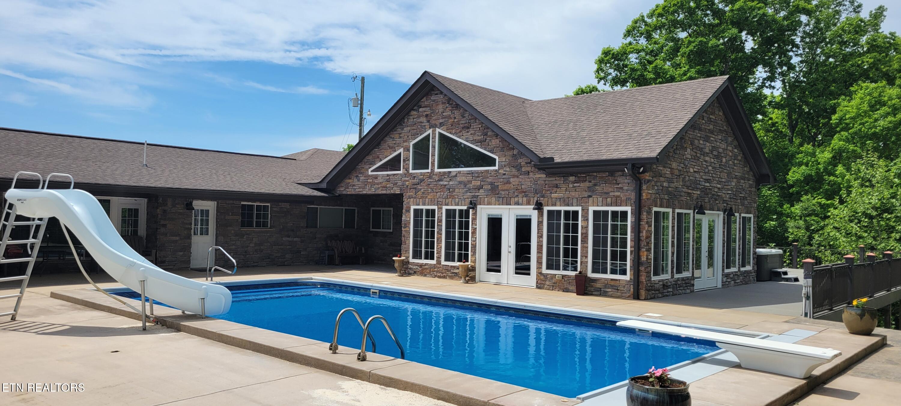 115 Jones Lane Clinton TN 37716