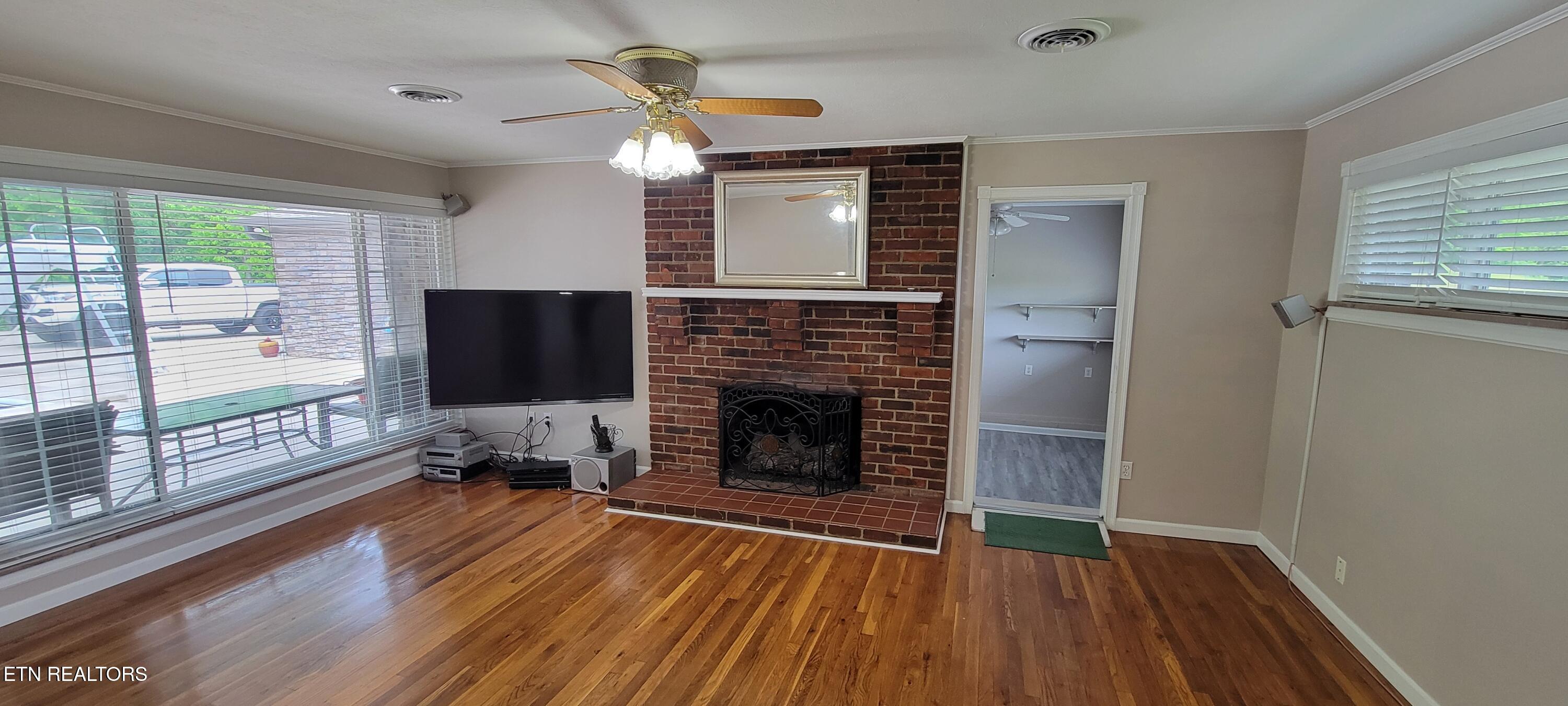 115 Jones Lane Clinton TN 37716