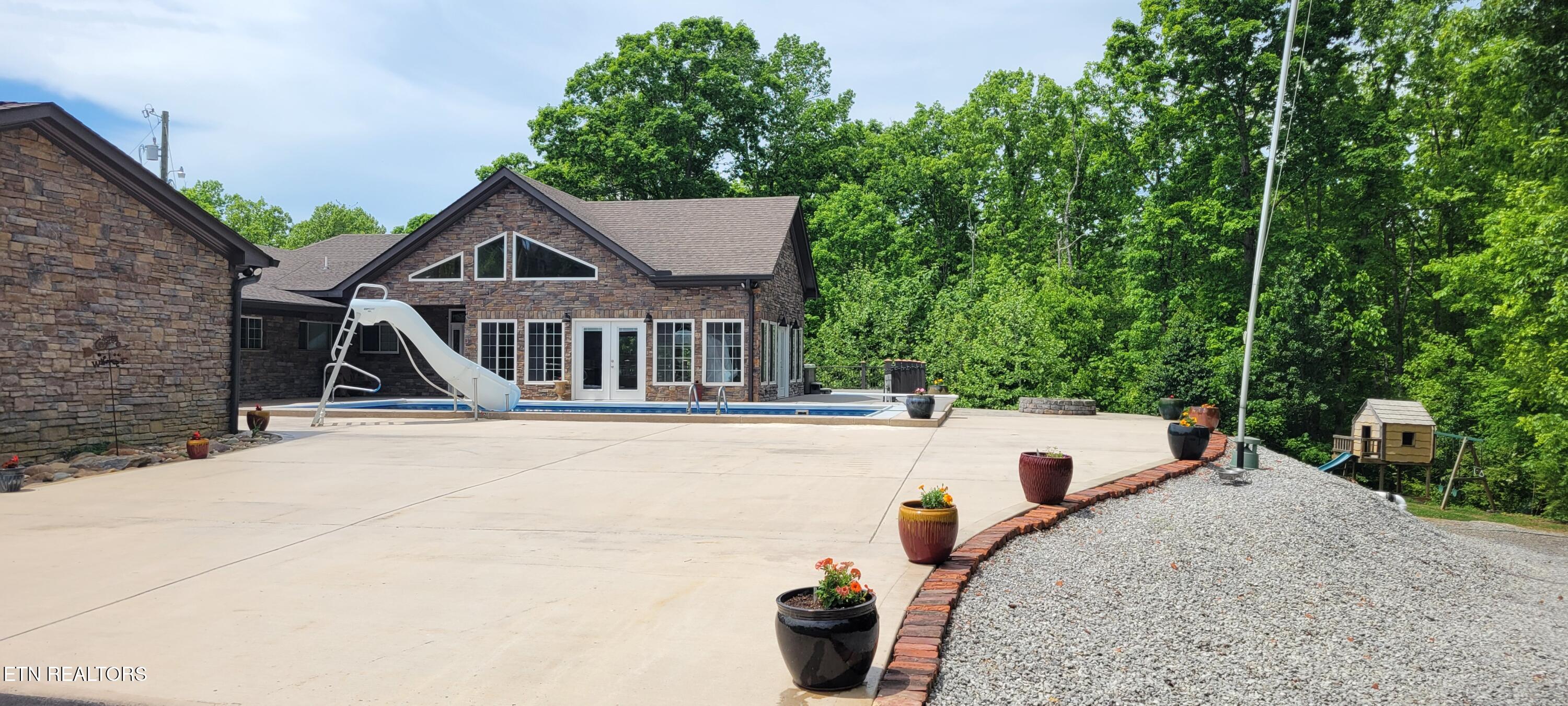 115 Jones Lane Clinton TN 37716