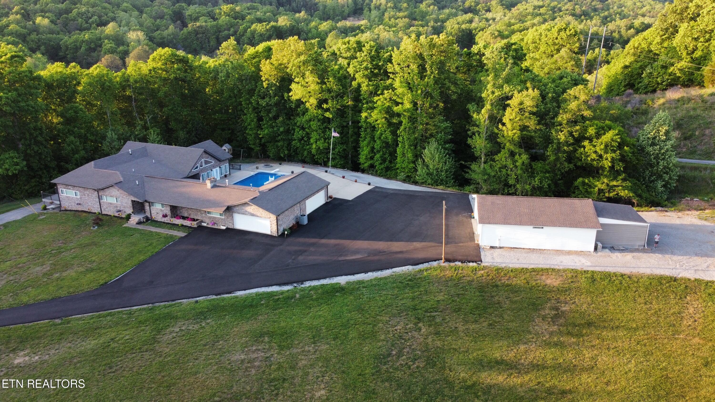 115 Jones Lane Clinton TN 37716