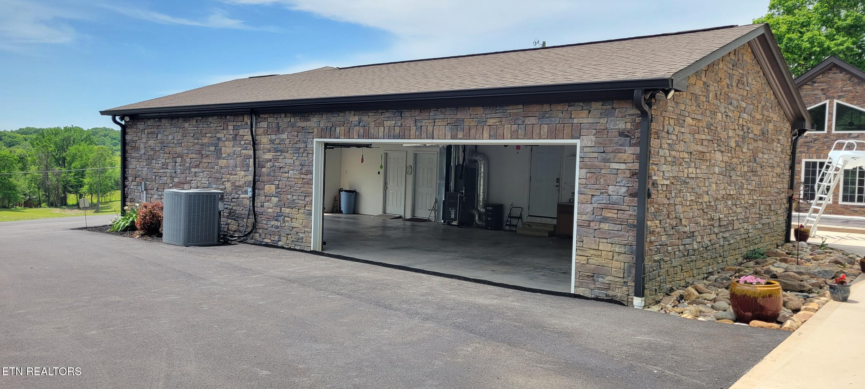 115 Jones Lane Clinton TN 37716