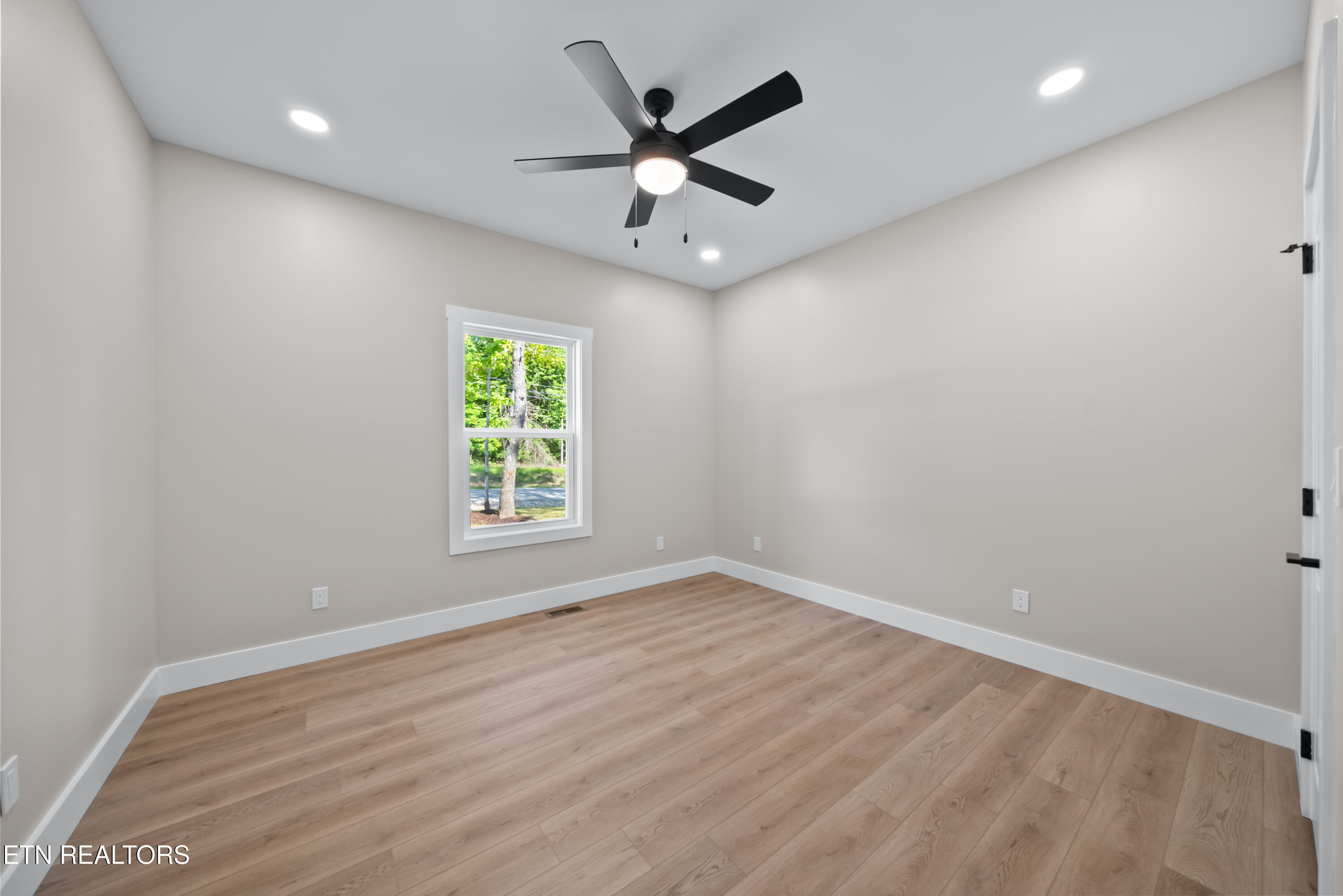142 Hawes Circle Crossville TN 38558