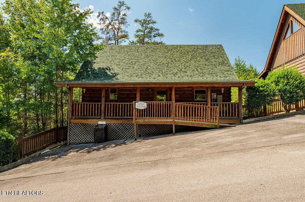 2040 Cougar Crossing Way Sevierville TN 37862