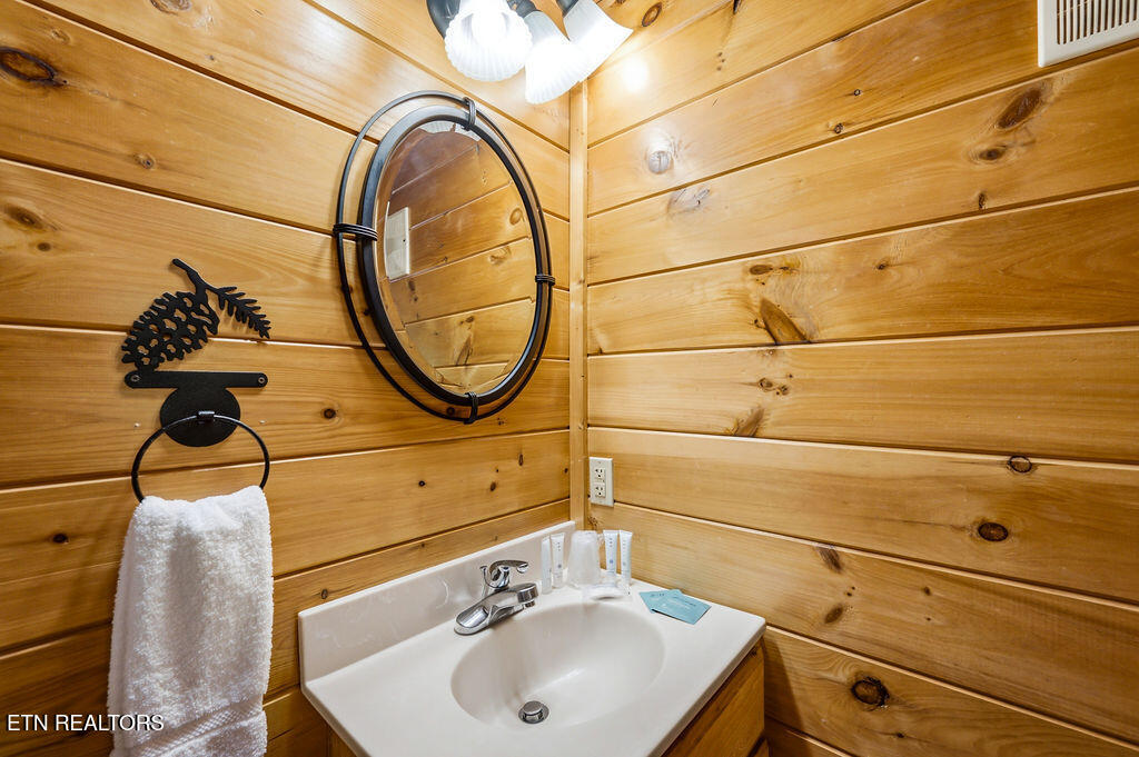 2040 Cougar Crossing Way Sevierville TN 37862