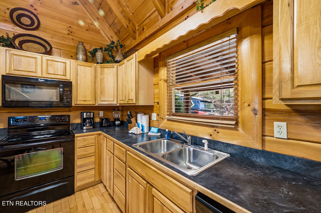 2040 Cougar Crossing Way Sevierville TN 37862