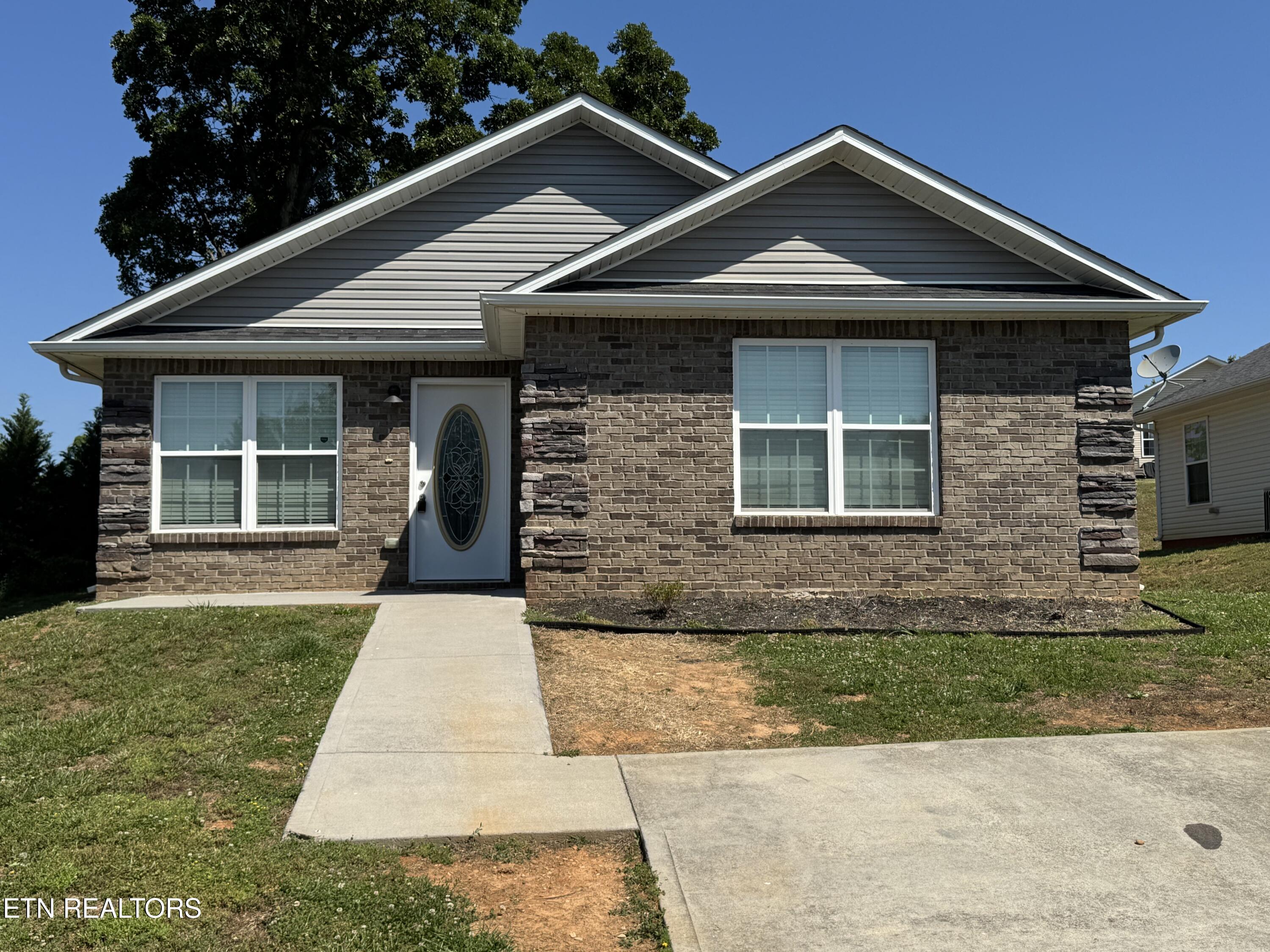 1909 Heather Lea Drive Sevierville TN 37876