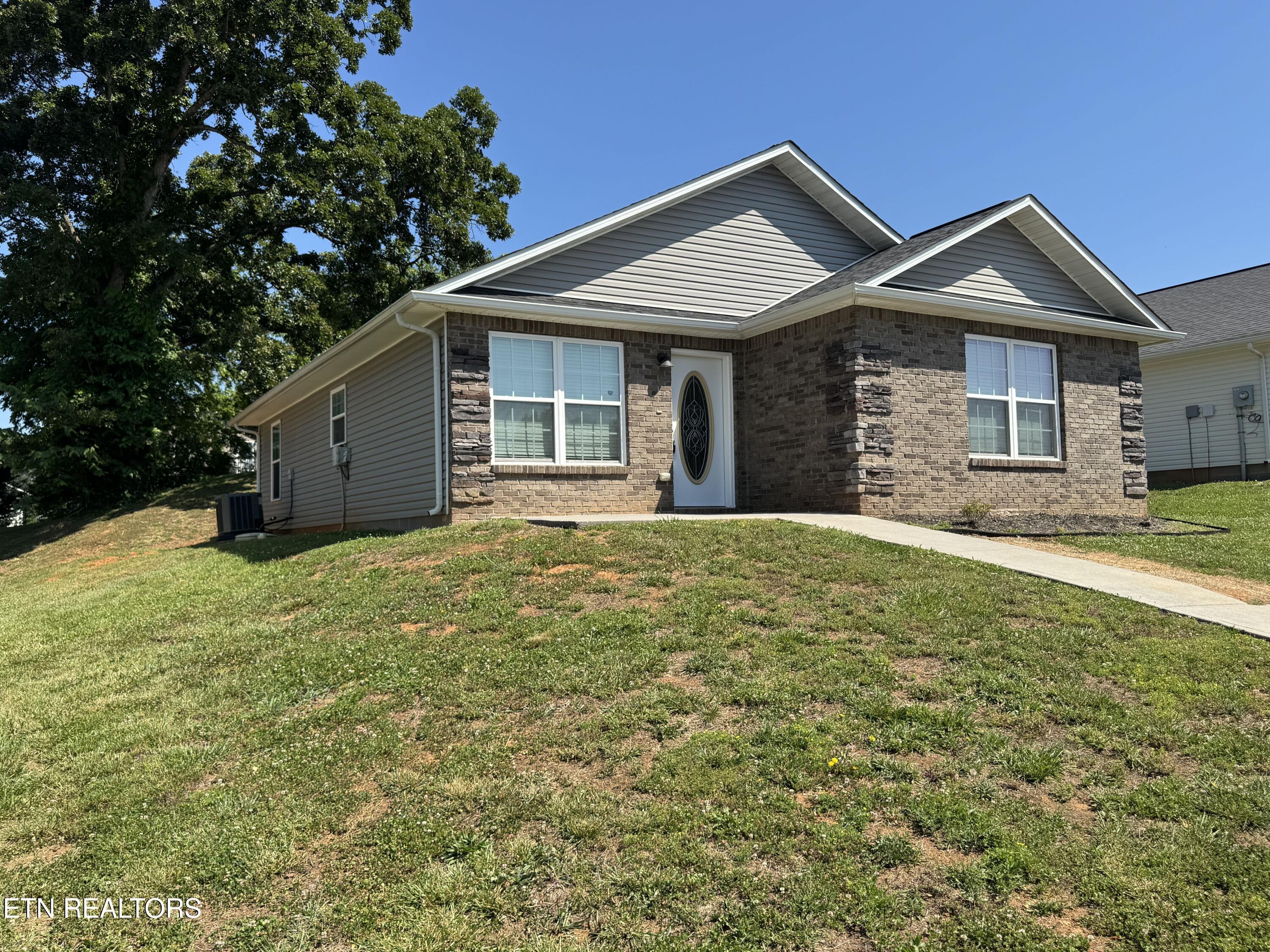 1909 Heather Lea Drive Sevierville TN 37876