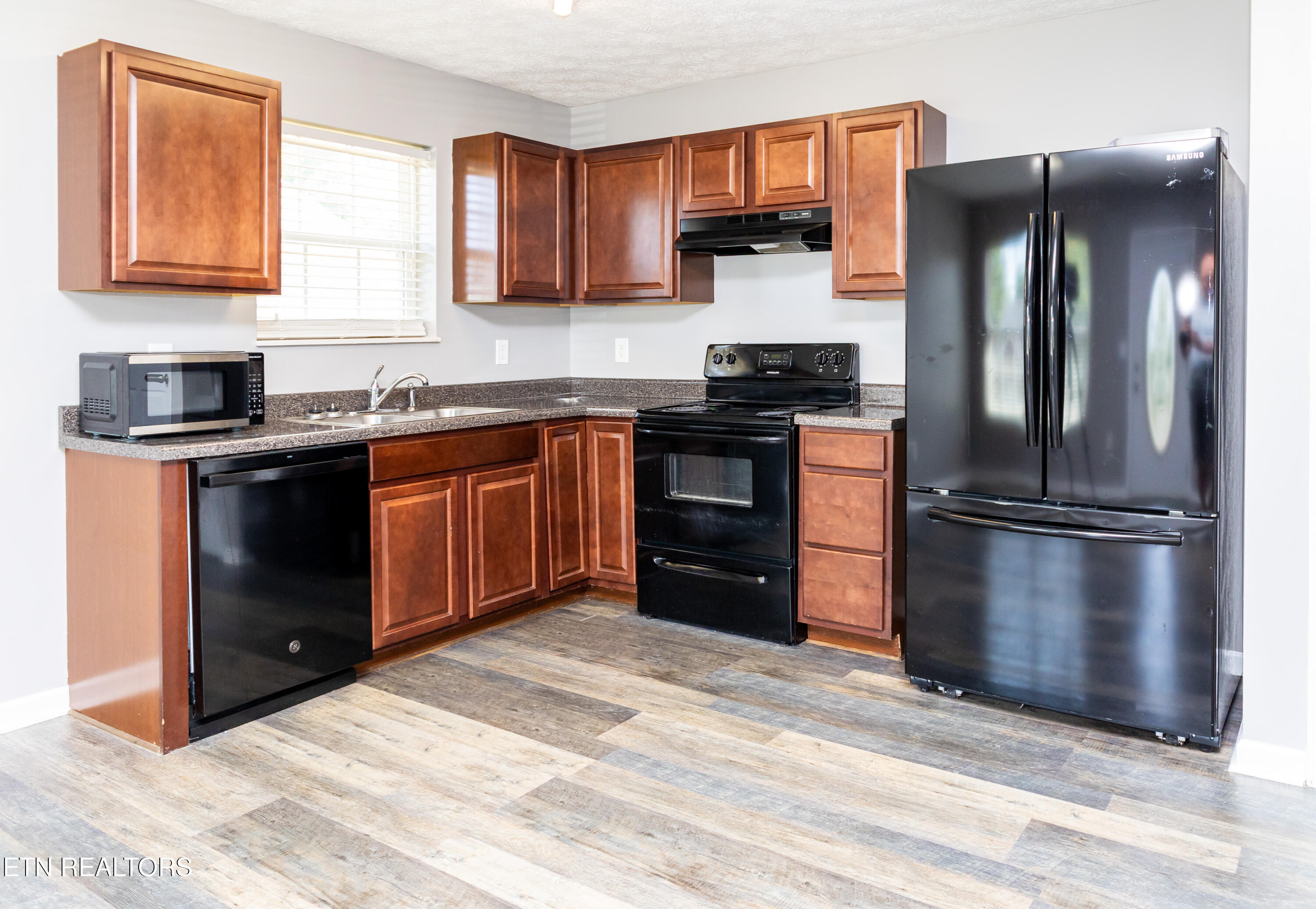 1909 Heather Lea Drive Sevierville TN 37876