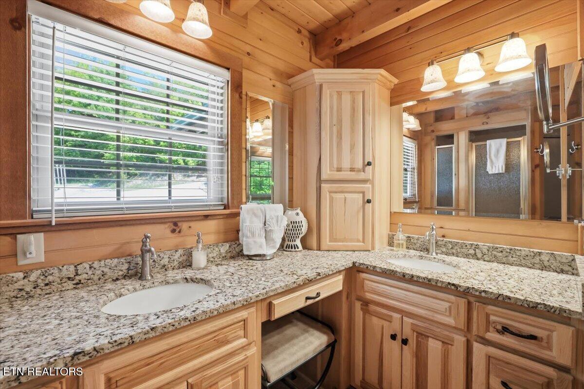 1836 Range Road Dandridge TN 37725