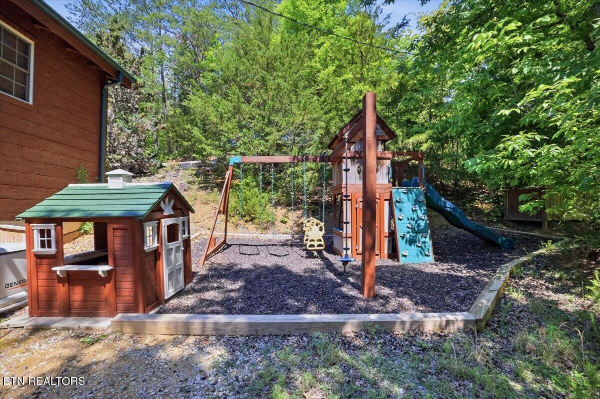 1836 Range Road Dandridge TN 37725