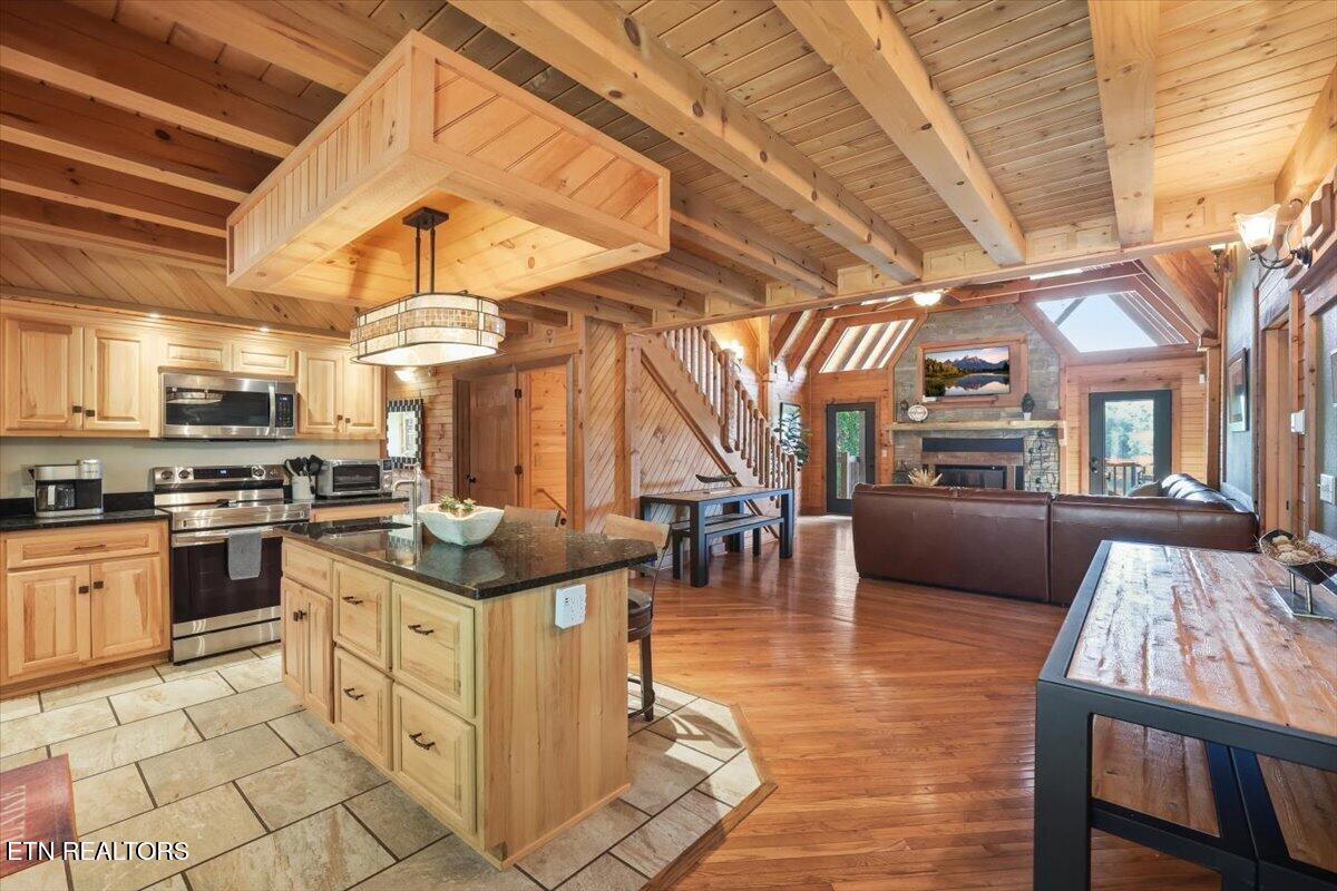 1836 Range Road Dandridge TN 37725