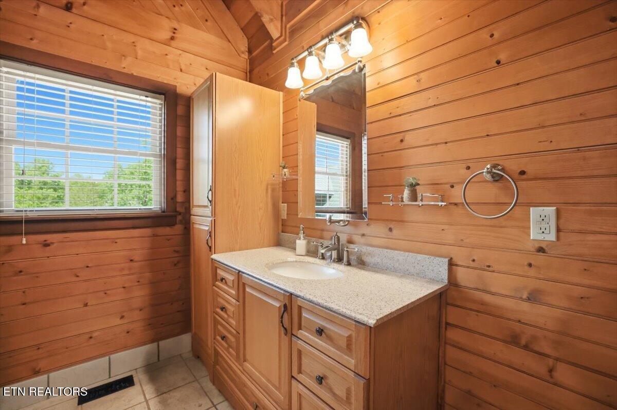 1836 Range Road Dandridge TN 37725