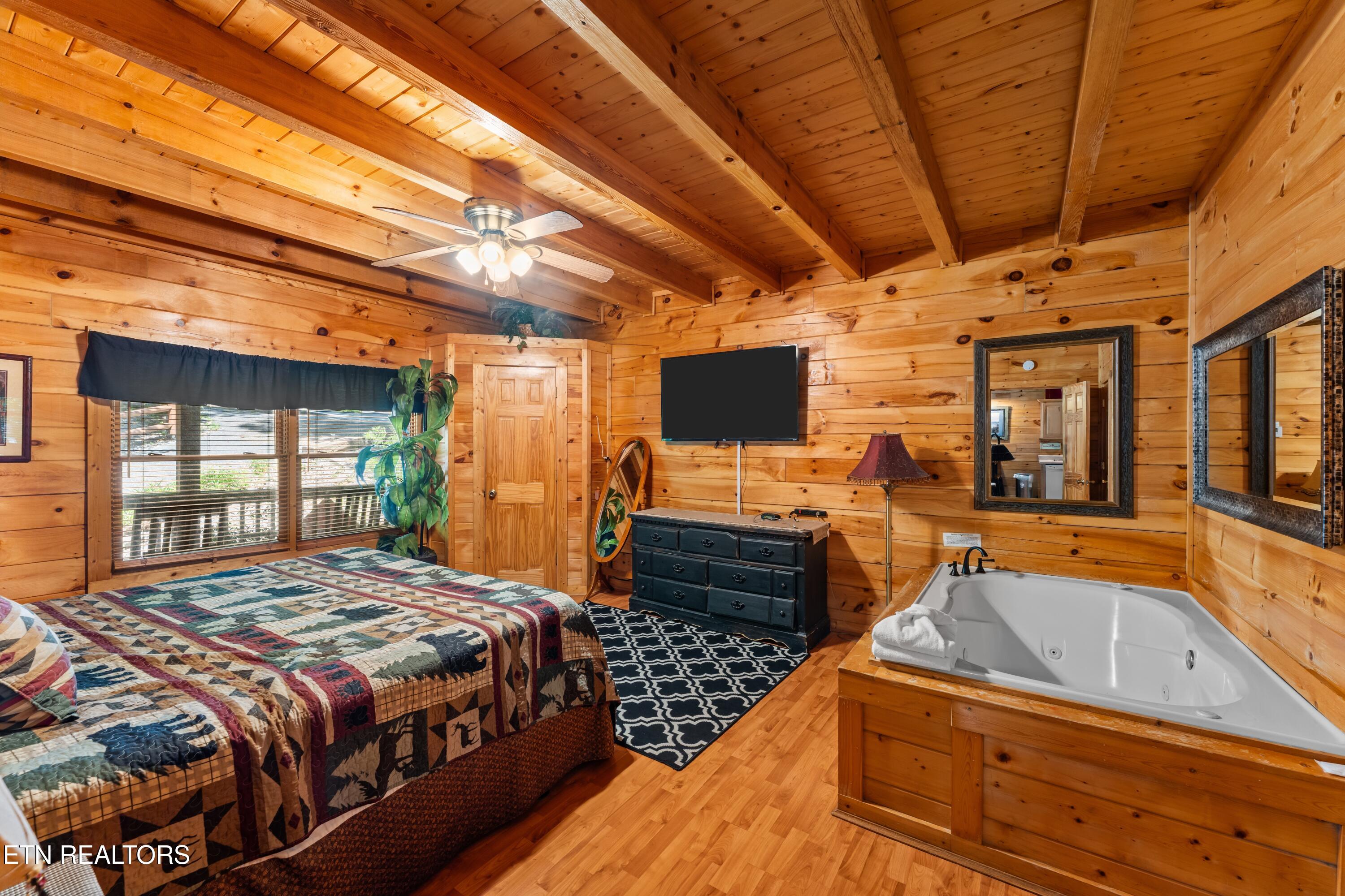 656 Forest Drive Pigeon Forge TN 37863