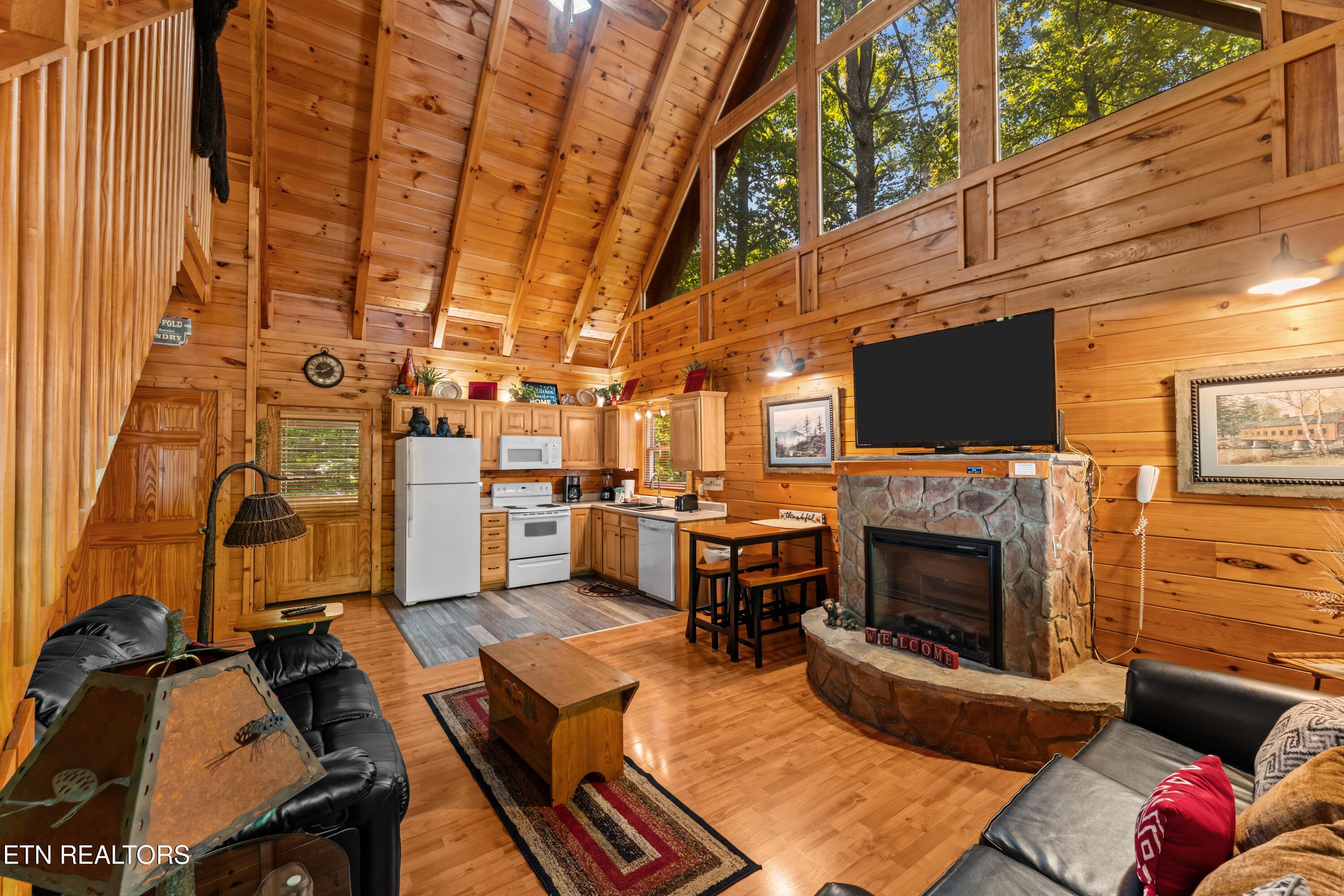 656 Forest Drive Pigeon Forge TN 37863