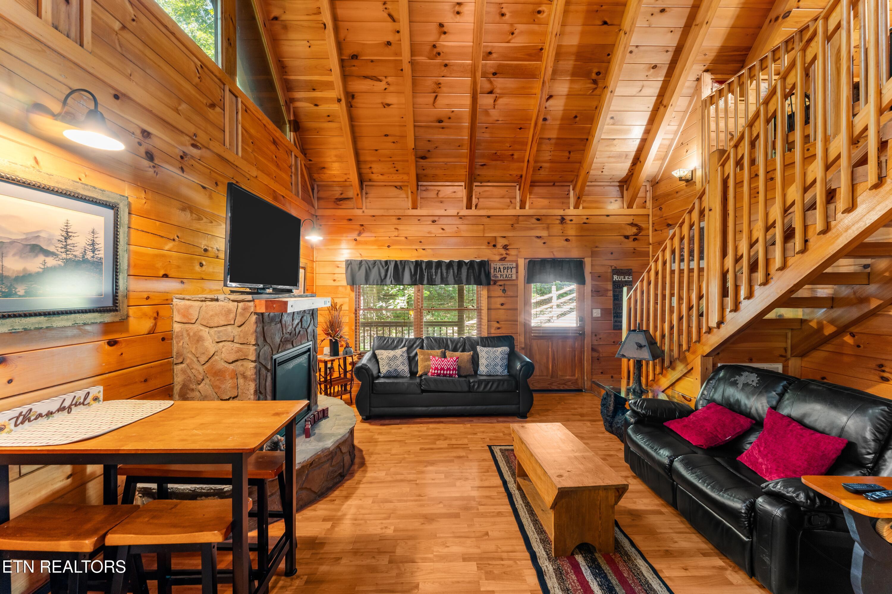 656 Forest Drive Pigeon Forge TN 37863