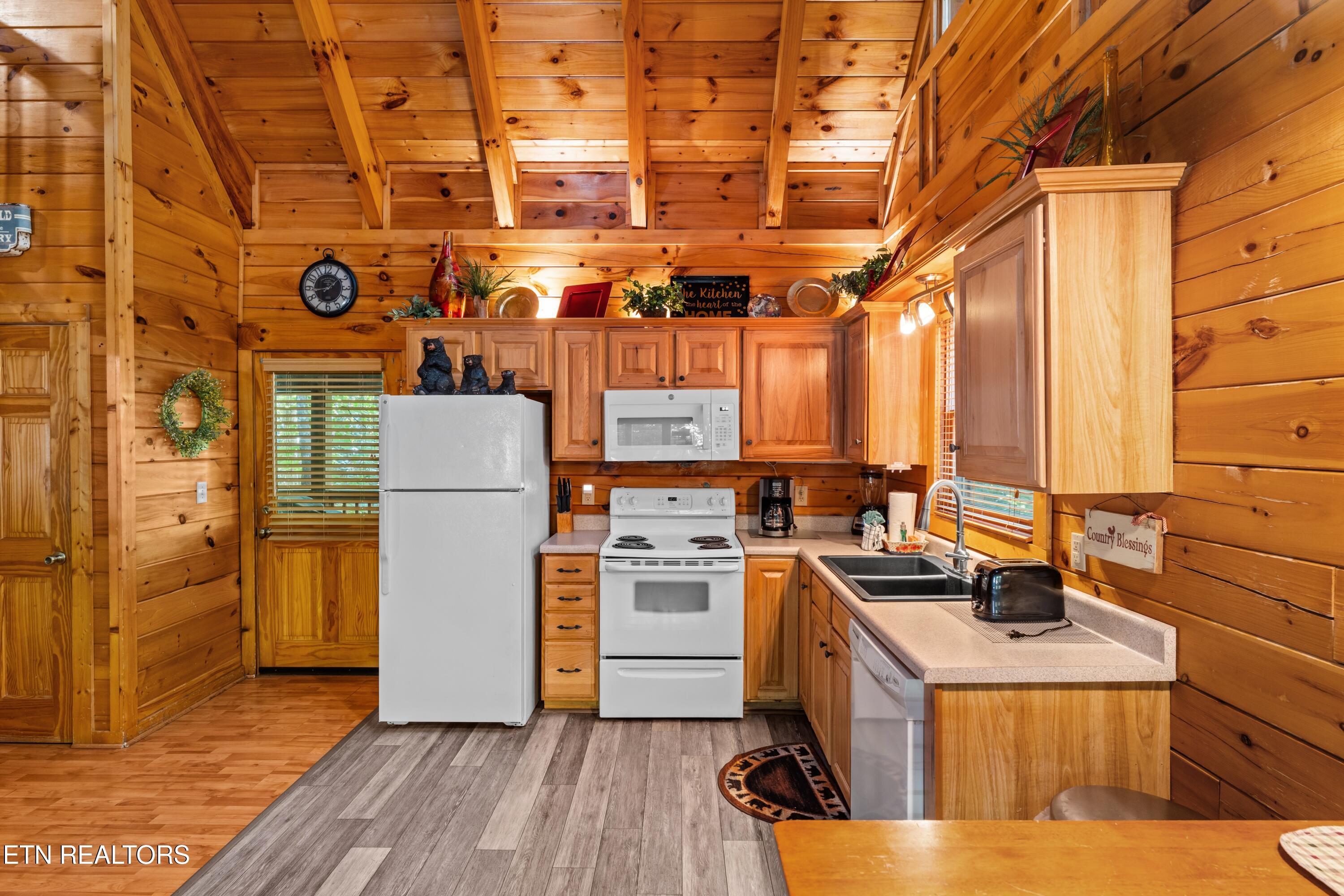 656 Forest Drive Pigeon Forge TN 37863