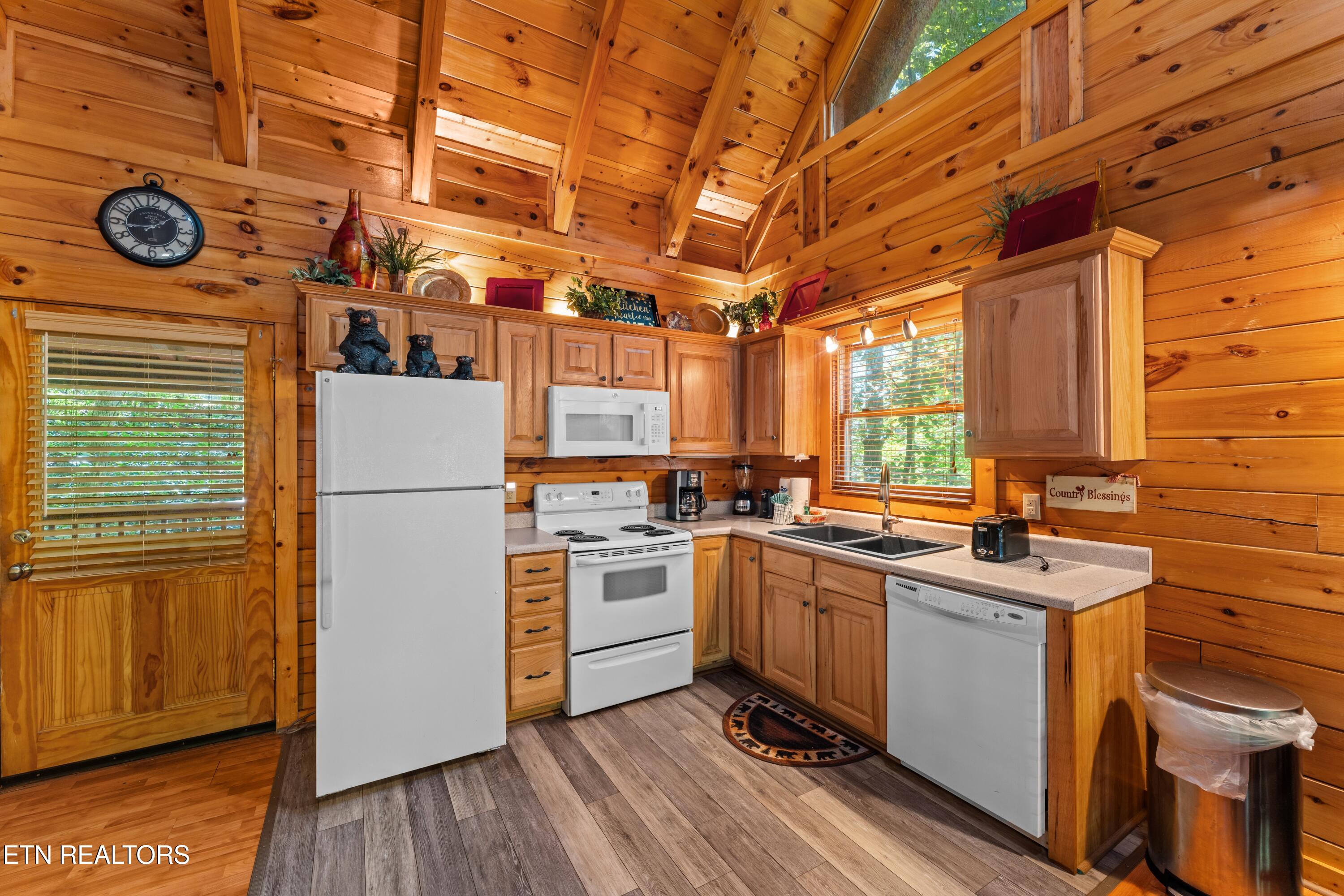 656 Forest Drive Pigeon Forge TN 37863
