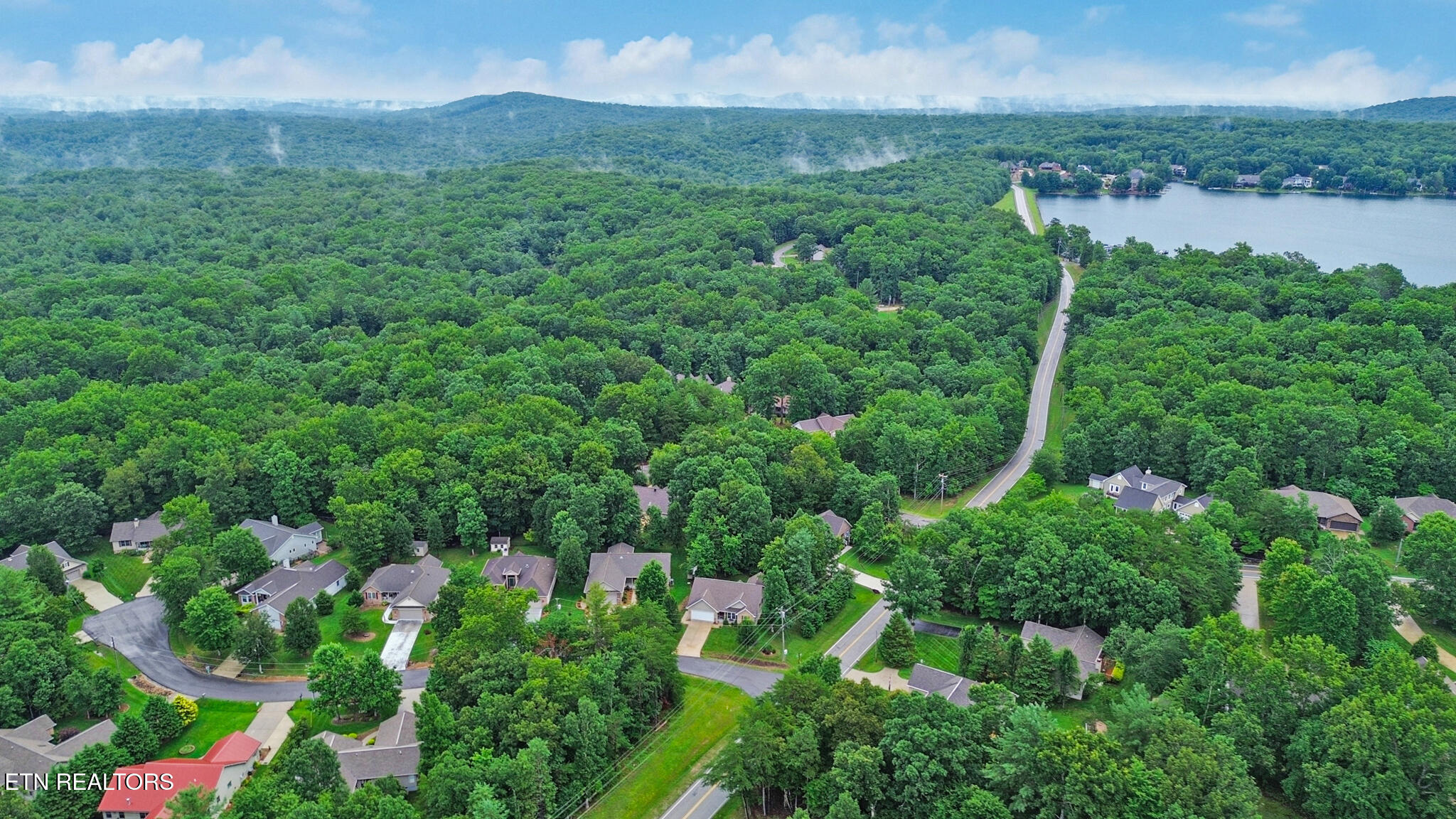 10 Dickens Lane Fairfield Glade TN 38558